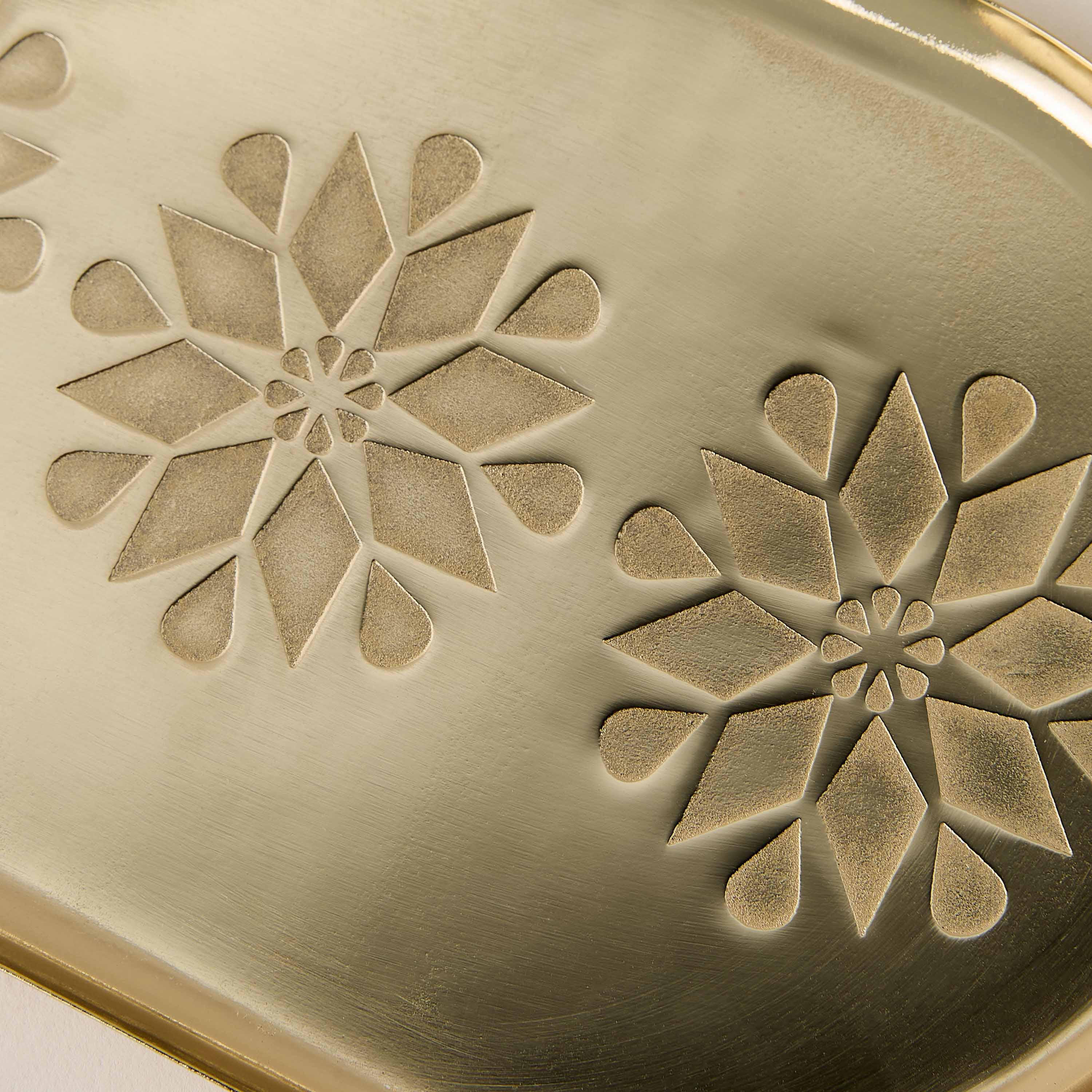 Geometric Embossed Oval Serving Tray - 25x15 cms-household-dining-serveware-servingtrays-image-4