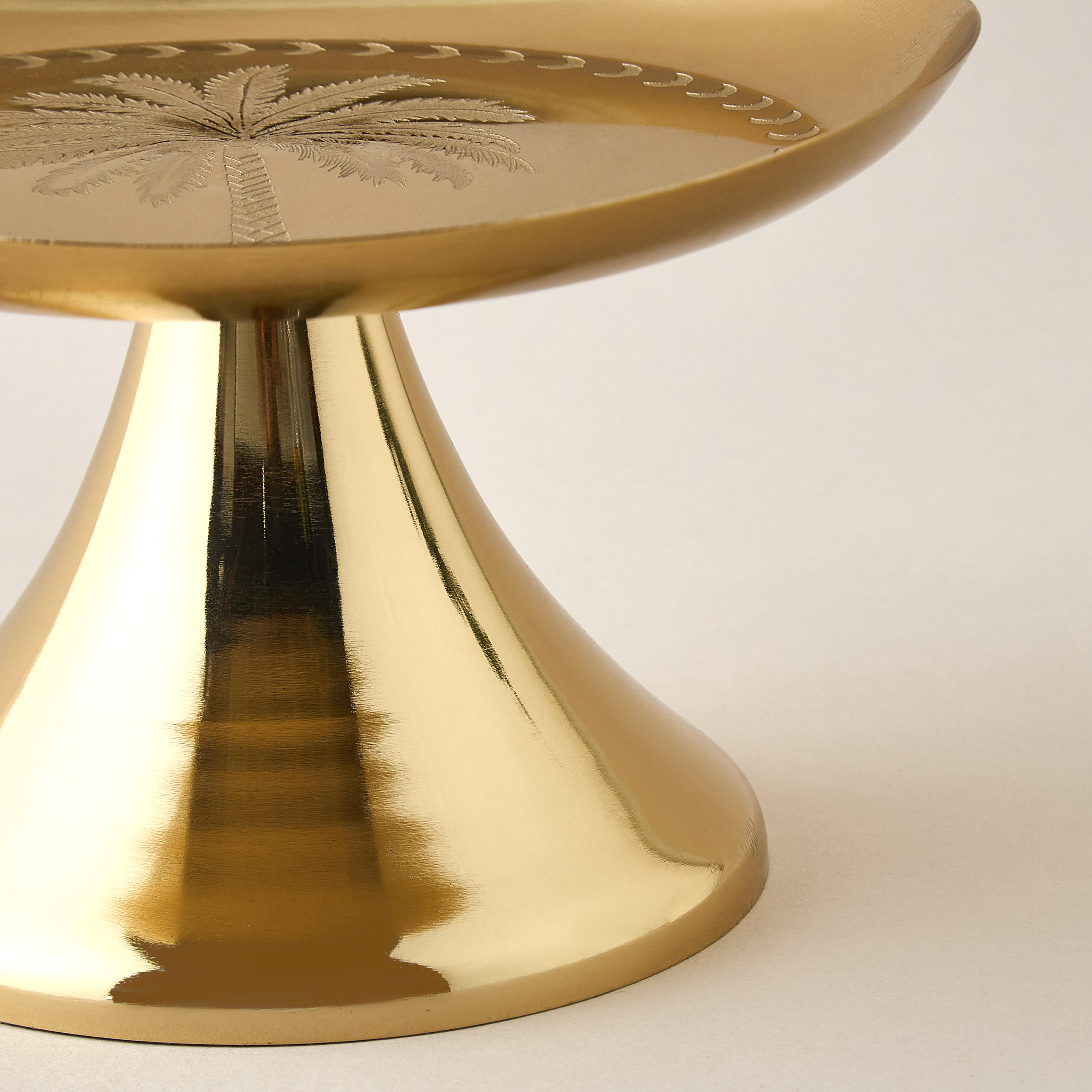 Palm Tree Engraved Cake Stand - 19x12 cms-household-dining-serveware-cakestands-image-4