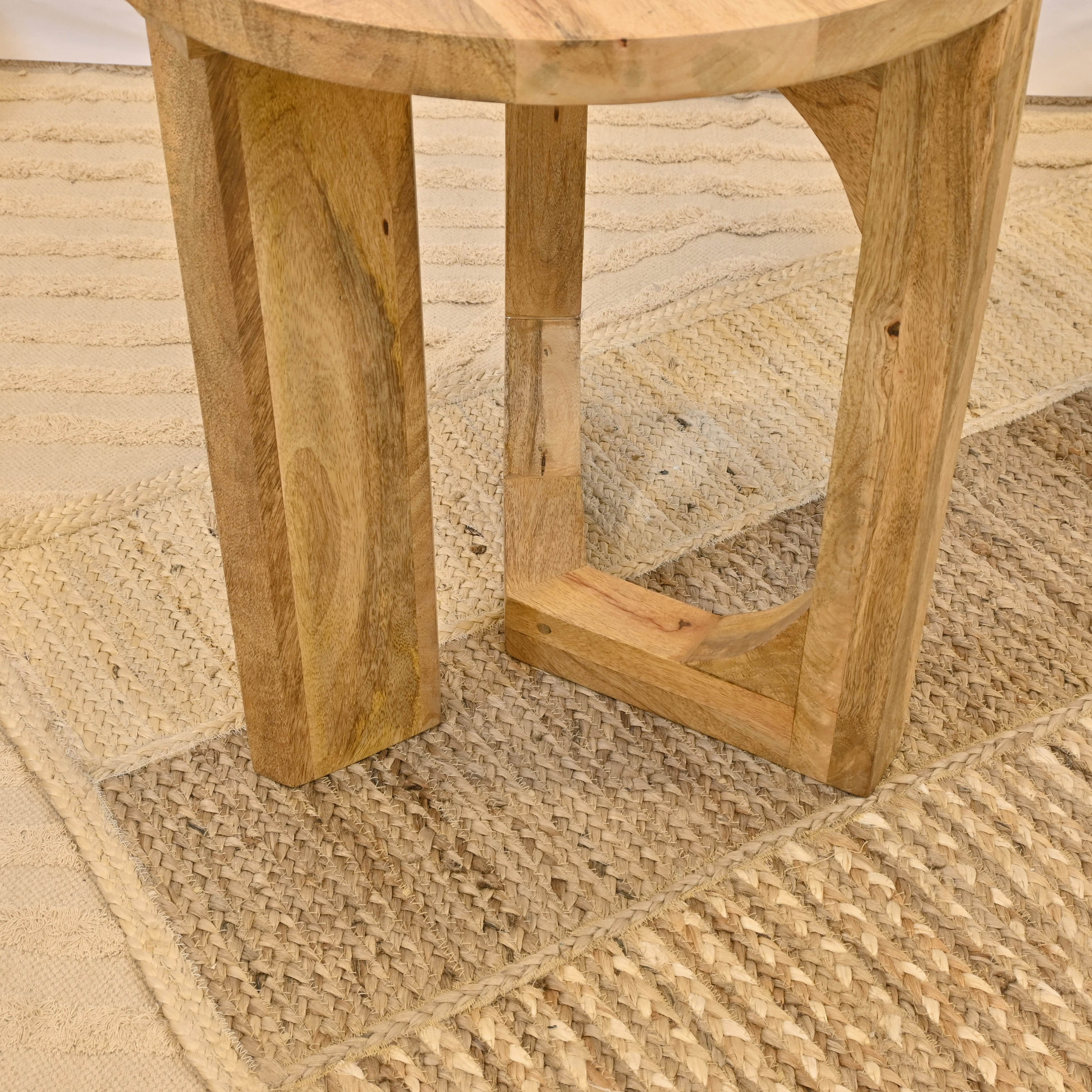 طاولة جانبية خشب مستديرة صنعت بواسطة لايف ستايل - 45x50 سم-furniture-livingroom-sideandendtables-image-4