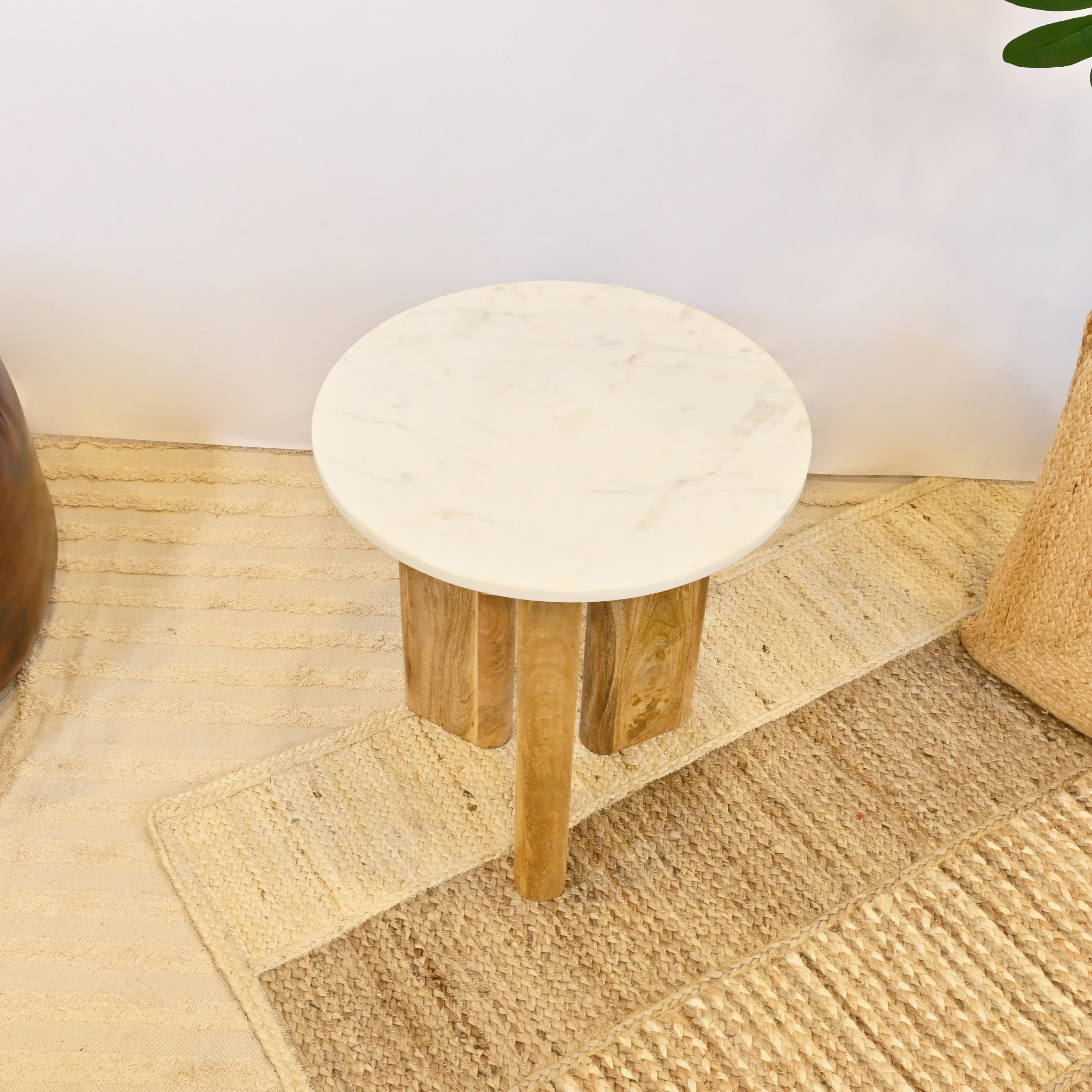 طاولة زينة بسطح رخامي من لايف ستايل-furniture-livingroom-sideandendtables-image-3