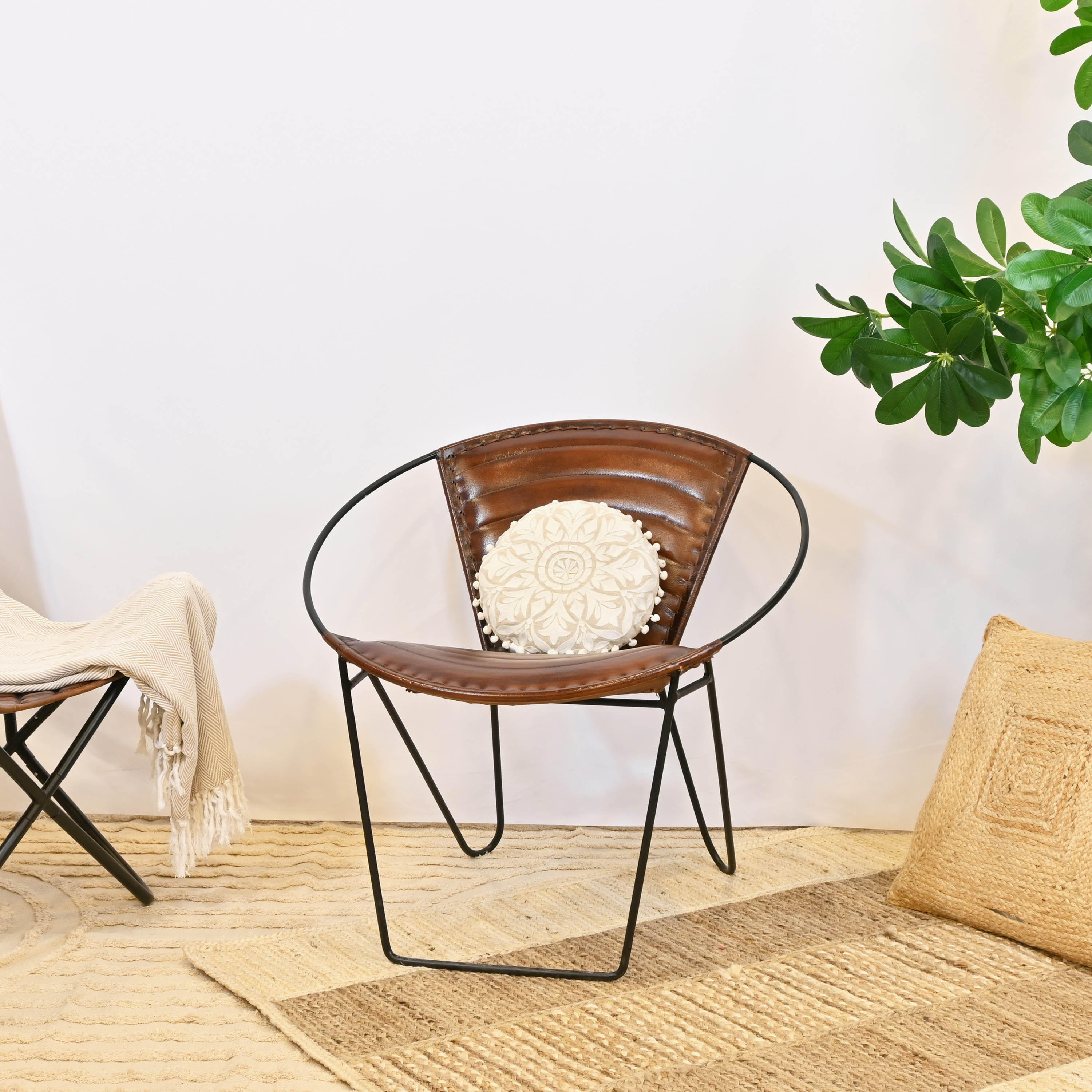 كرسي جلد من لايف ستايل-furniture-sofaandseating-armchairs-image-1