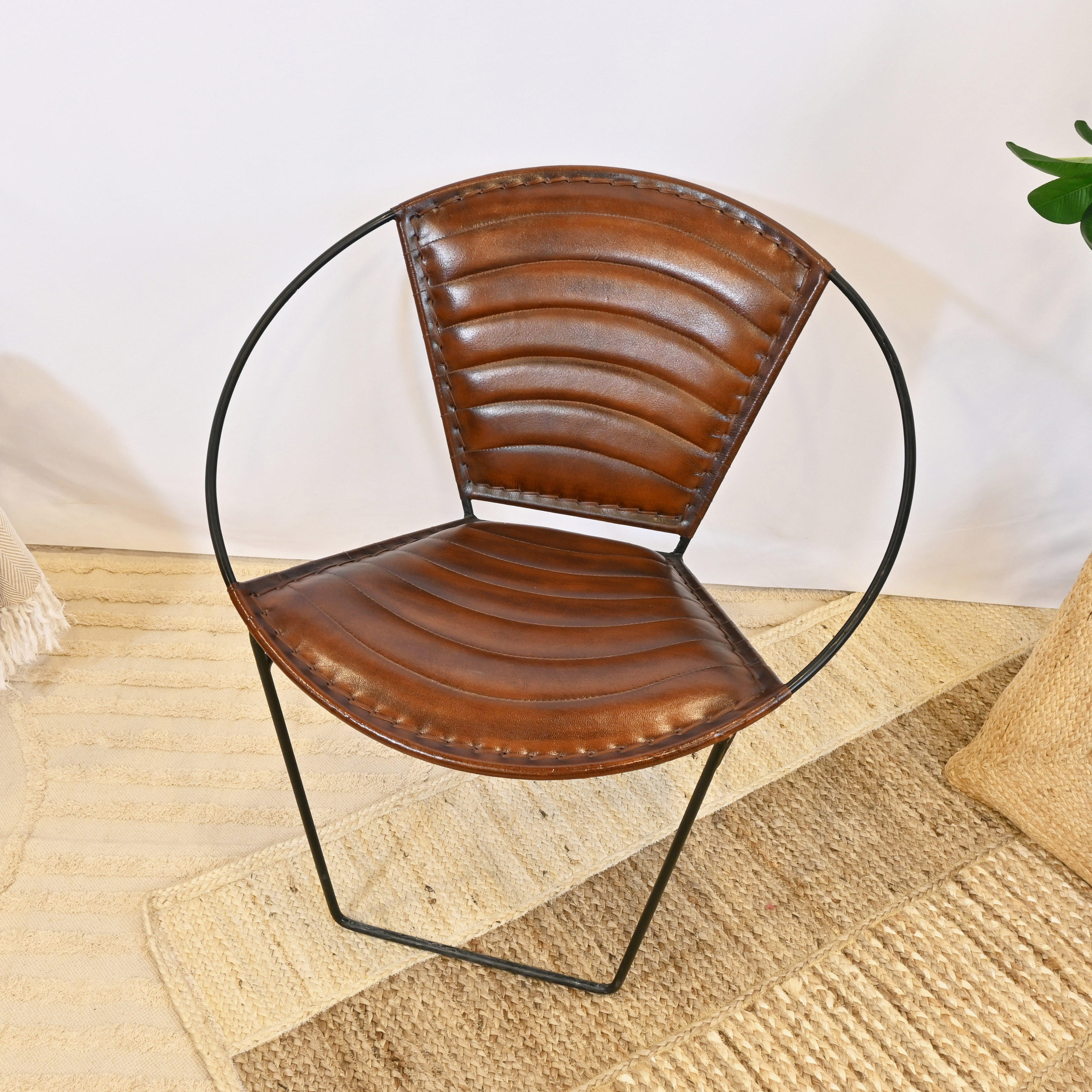 كرسي جلد من لايف ستايل-furniture-sofaandseating-armchairs-image-3