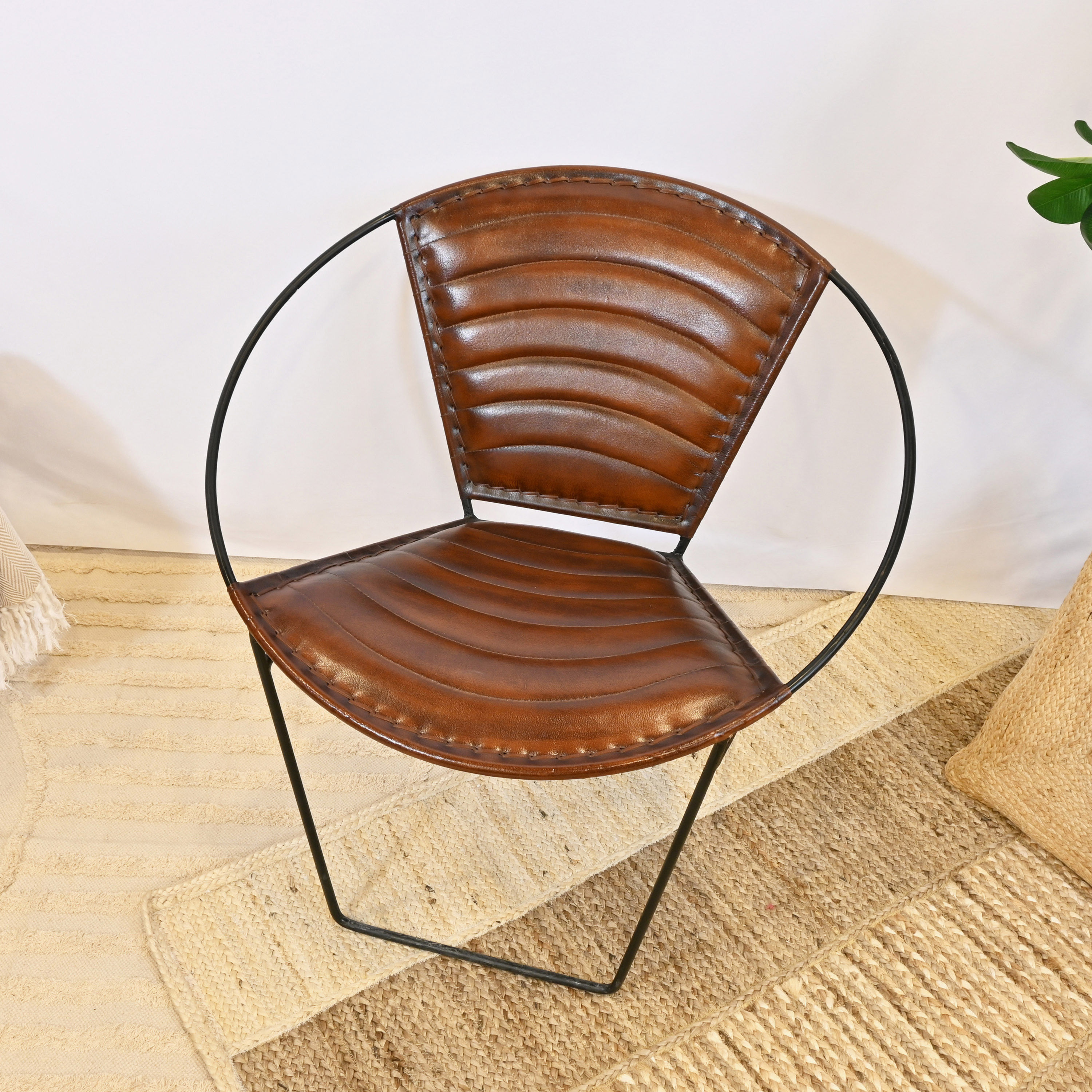 كرسي جلد من لايف ستايل-furniture-sofaandseating-armchairs-image-3