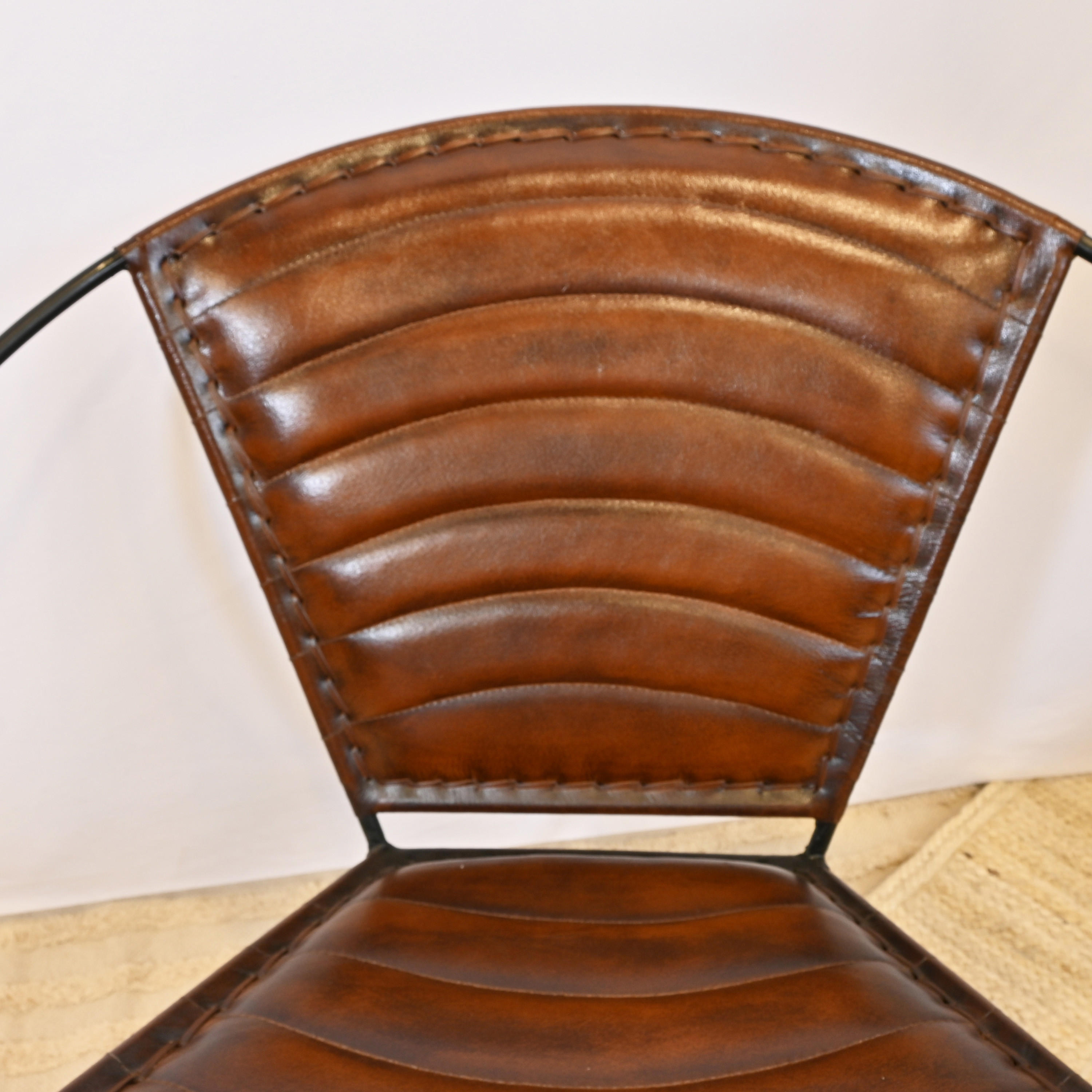 كرسي جلد من لايف ستايل-furniture-sofaandseating-armchairs-image-5