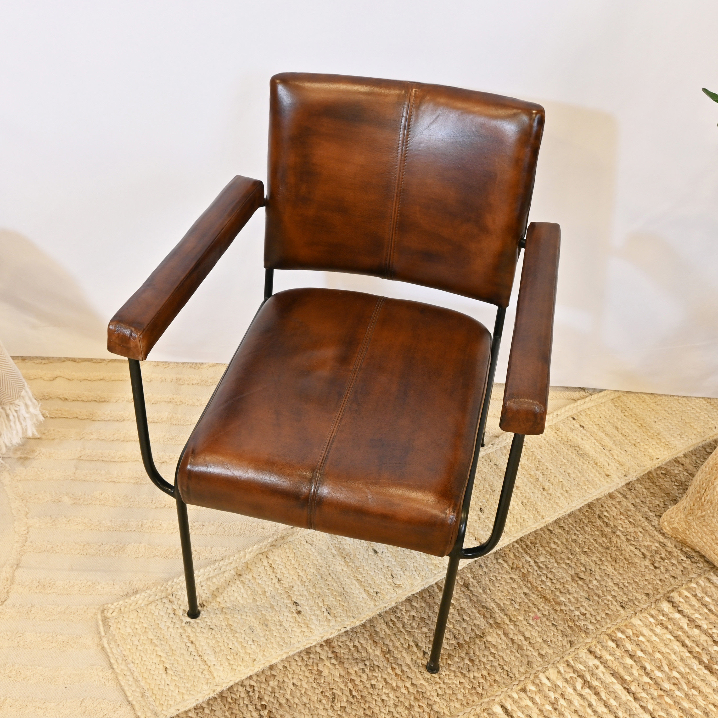 كرسي جلد بمساند ذراعين من لايف ستايل - 65x60x77 سم-furniture-sofaandseating-armchairs-image-3