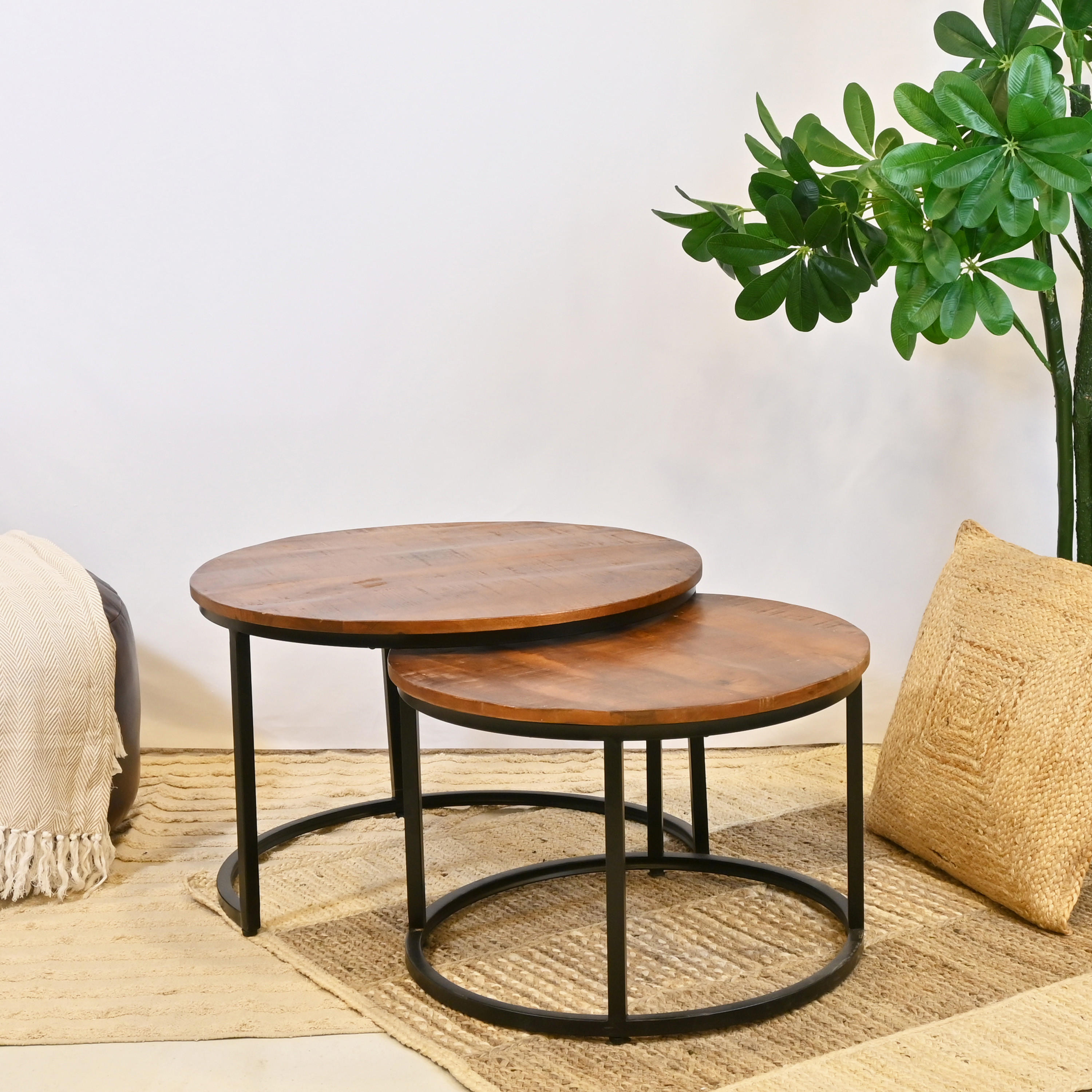 طاولة قهوة بسطح خشبي من لايف ستايل - طقم من قطعتين-furniture-livingroom-coffeetables-image-2