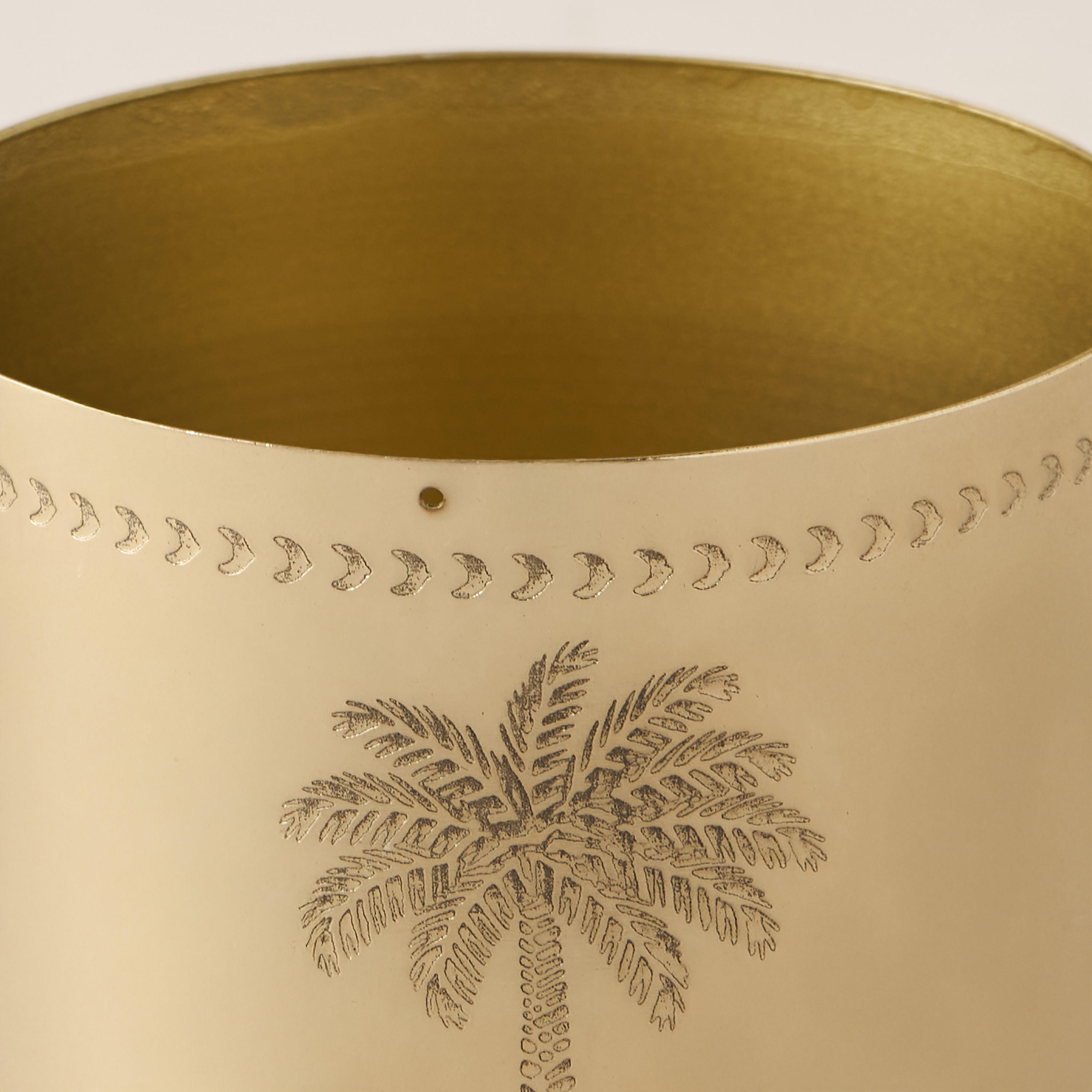 حامل شمعة معدني بنقوش نخلة - 9 سم-household-decor-vasesandbowls-image-3