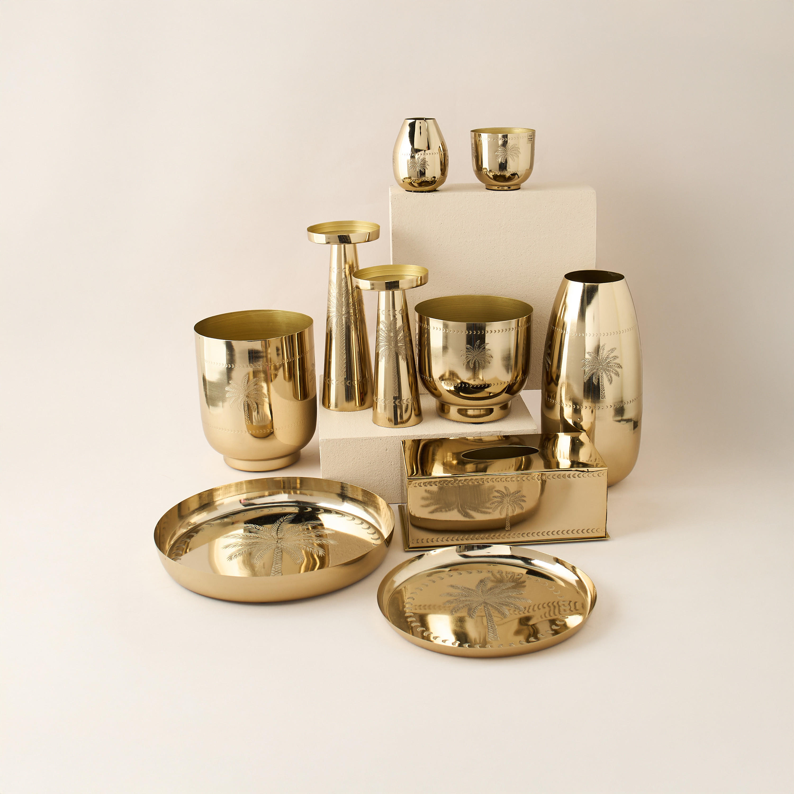 حامل شمعة معدني بنقوش نخلة - 9 سم-household-decor-vasesandbowls-image-5