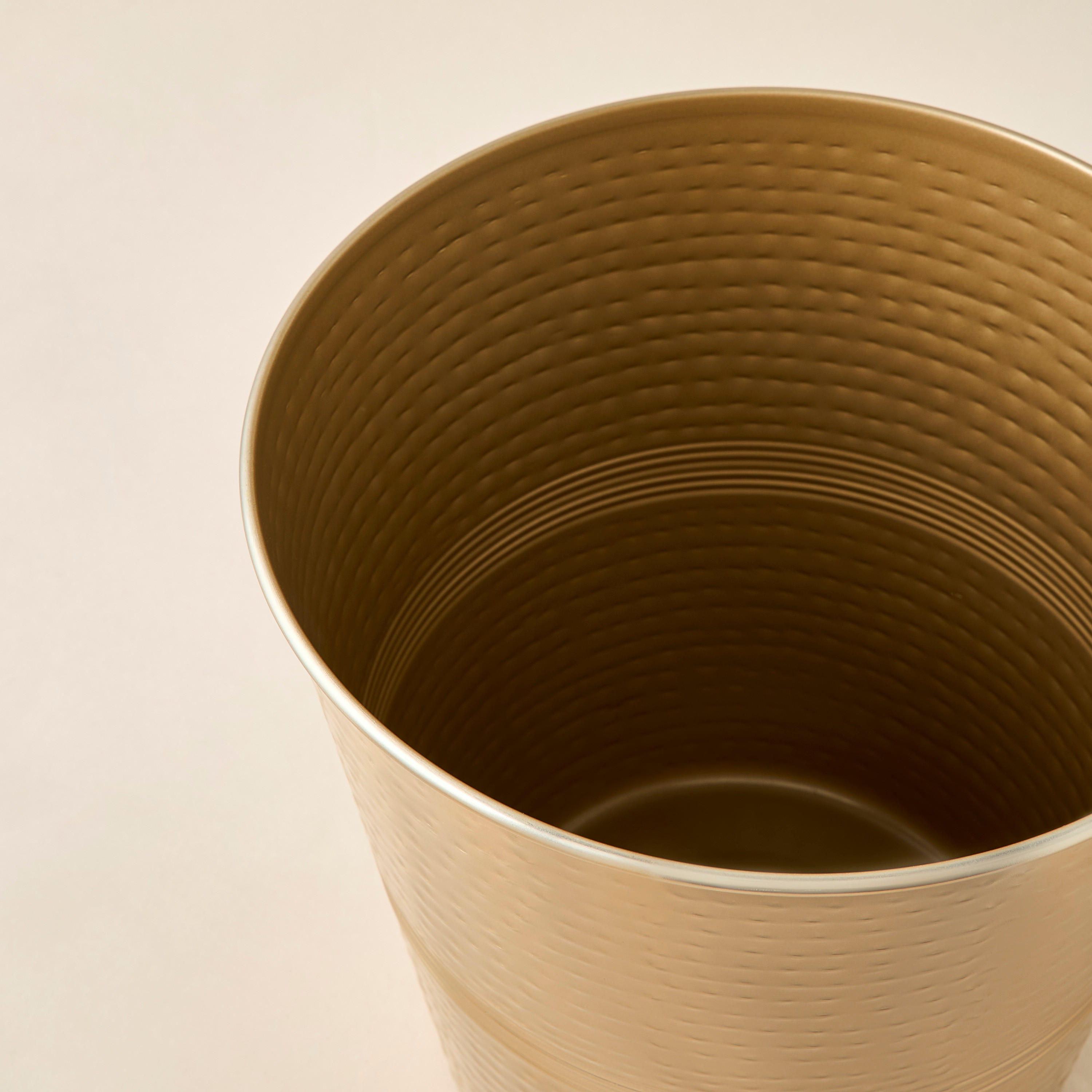 Metallic Hammered Waste Basket-household-bathandlaundry-wastebinsandaccessories-image-2