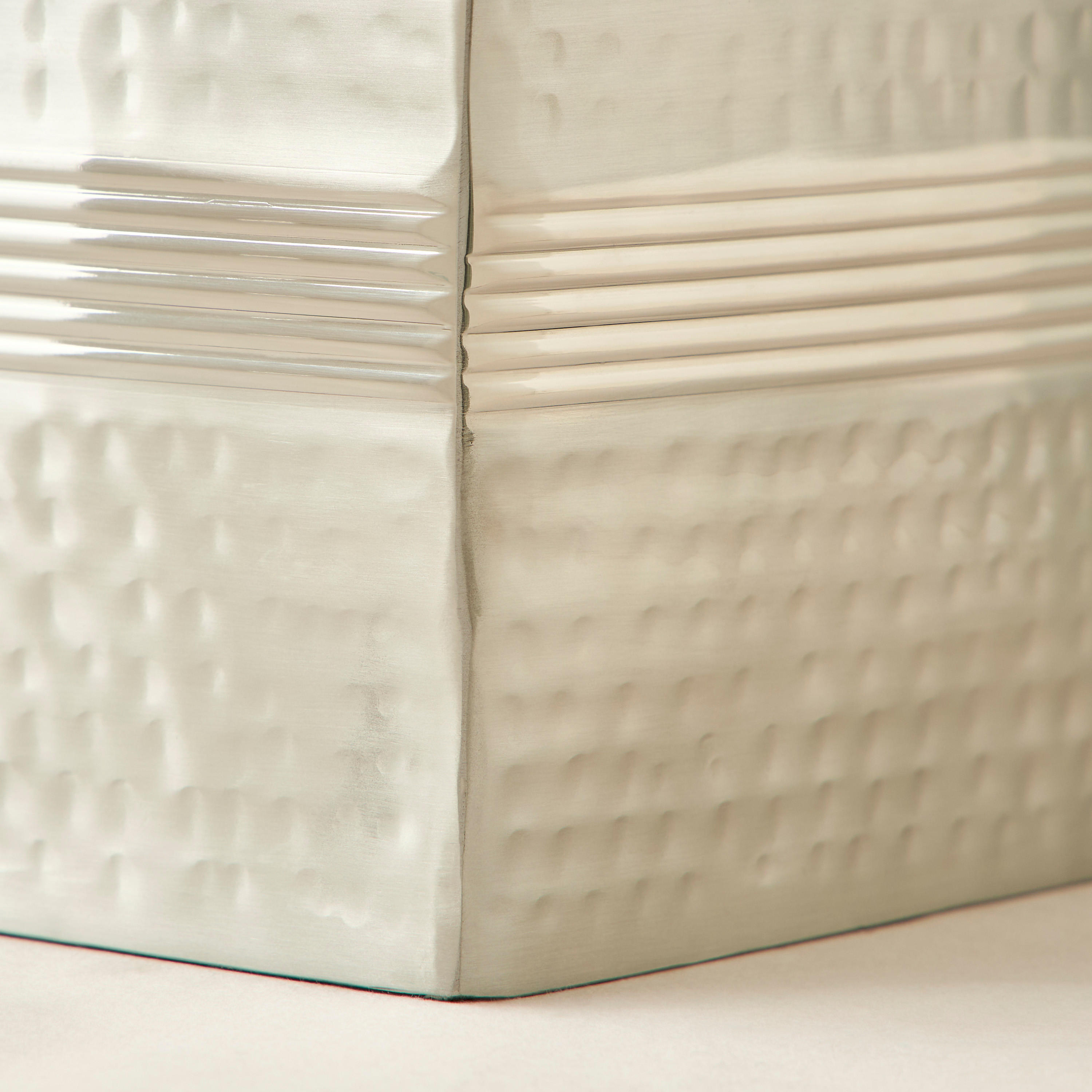 Metallic Hammered Tissue Box-household-bathandlaundry-bathaccessories-tissueboxesandcottonjars-image-3