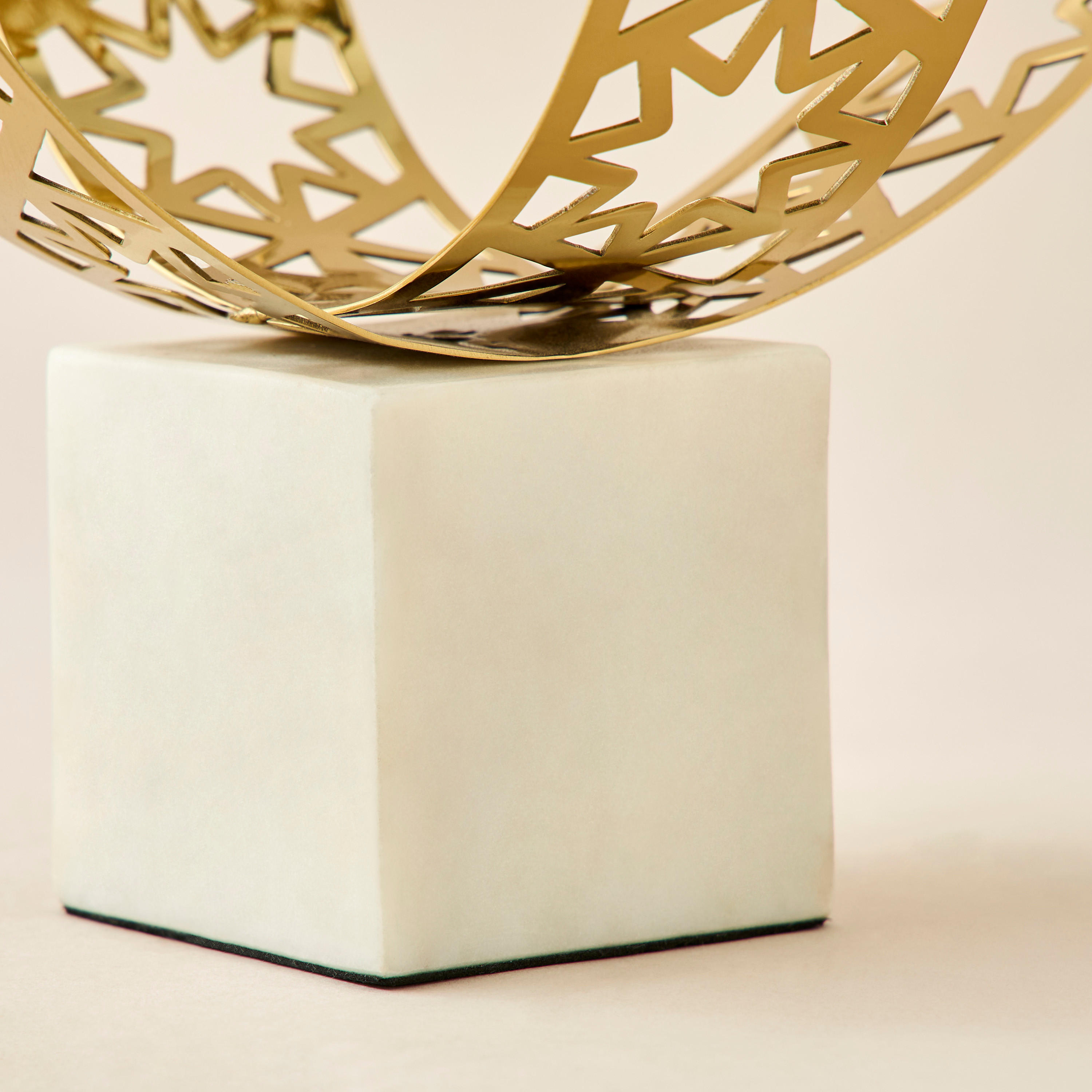 Star Etched Decorative Accent - 20x22x15 cms-household-decor-decorativeobjectsandsculptures-image-3