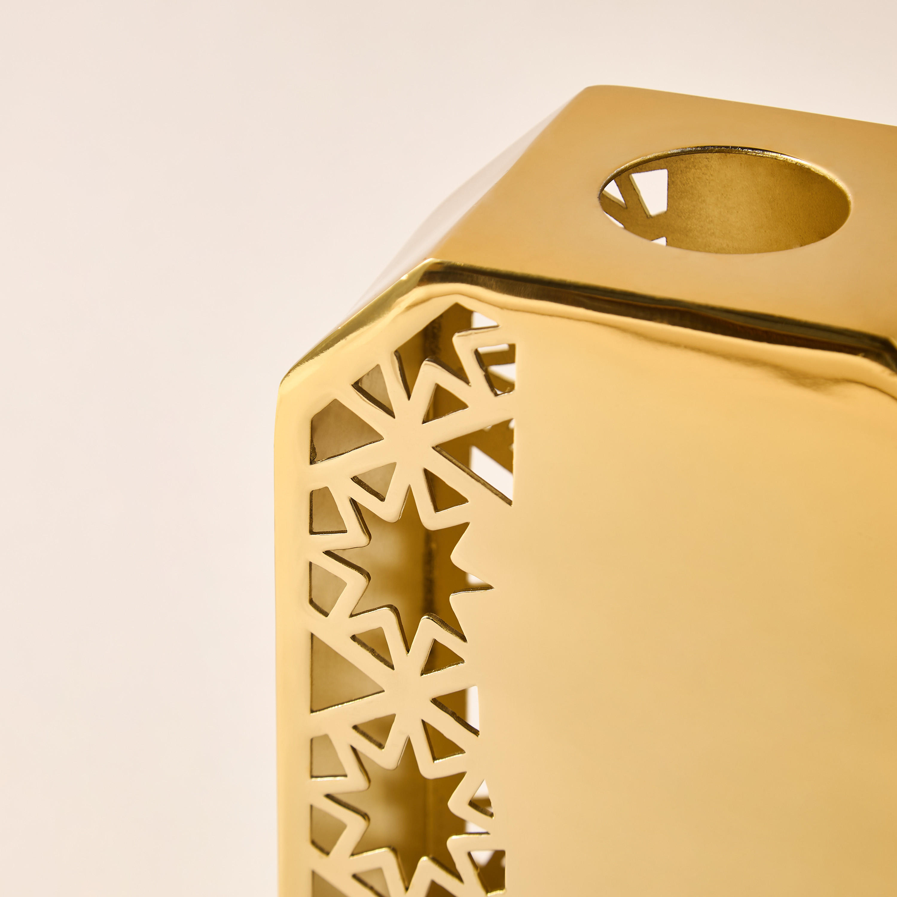 Star Etched Decorative Vase - 12x7x11 cms-household-decor-vasesandbowls-image-2