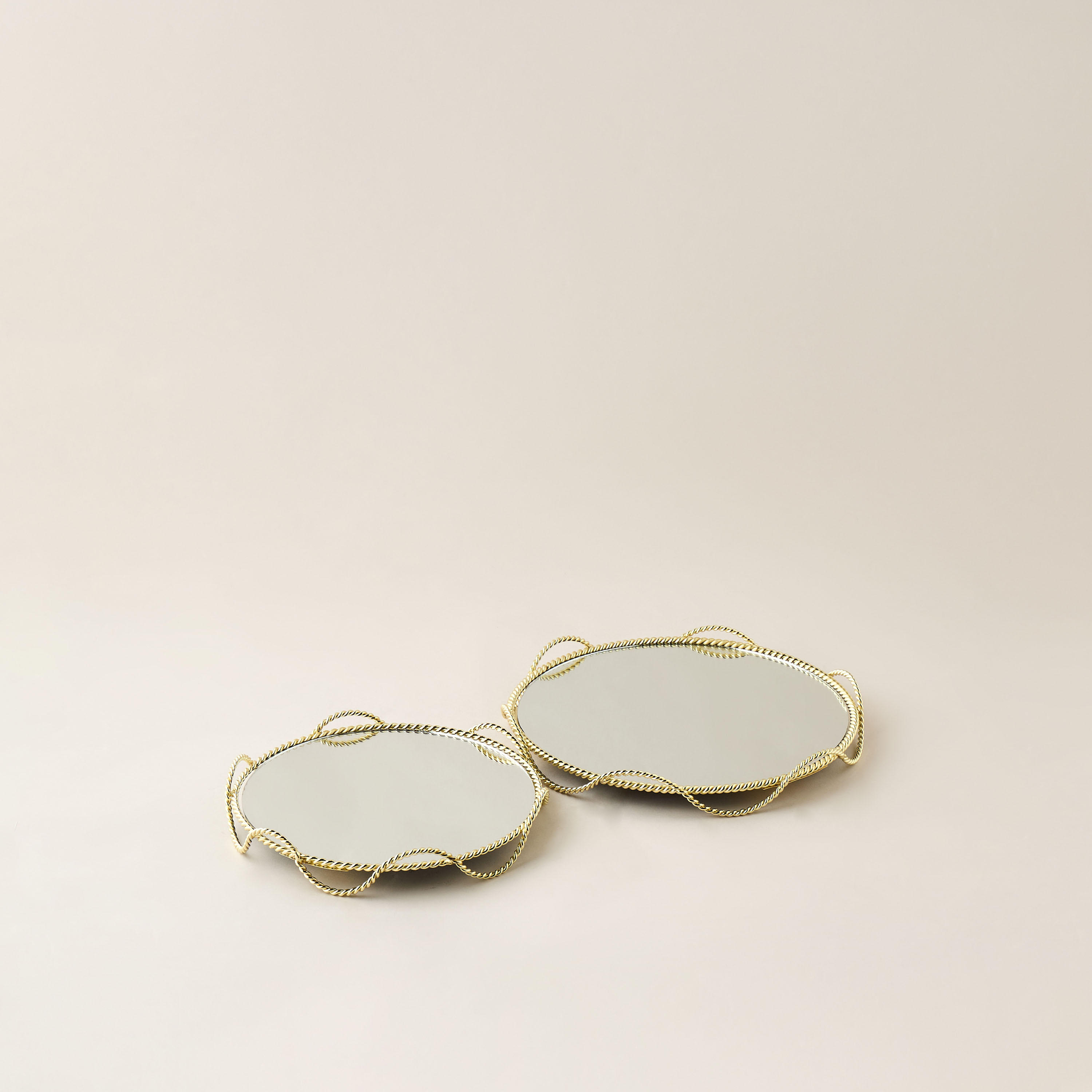 Twisted Metal Round Mirrored Decorative Tray - 31x11 cms-household-decor-boxesandtrays-image-5