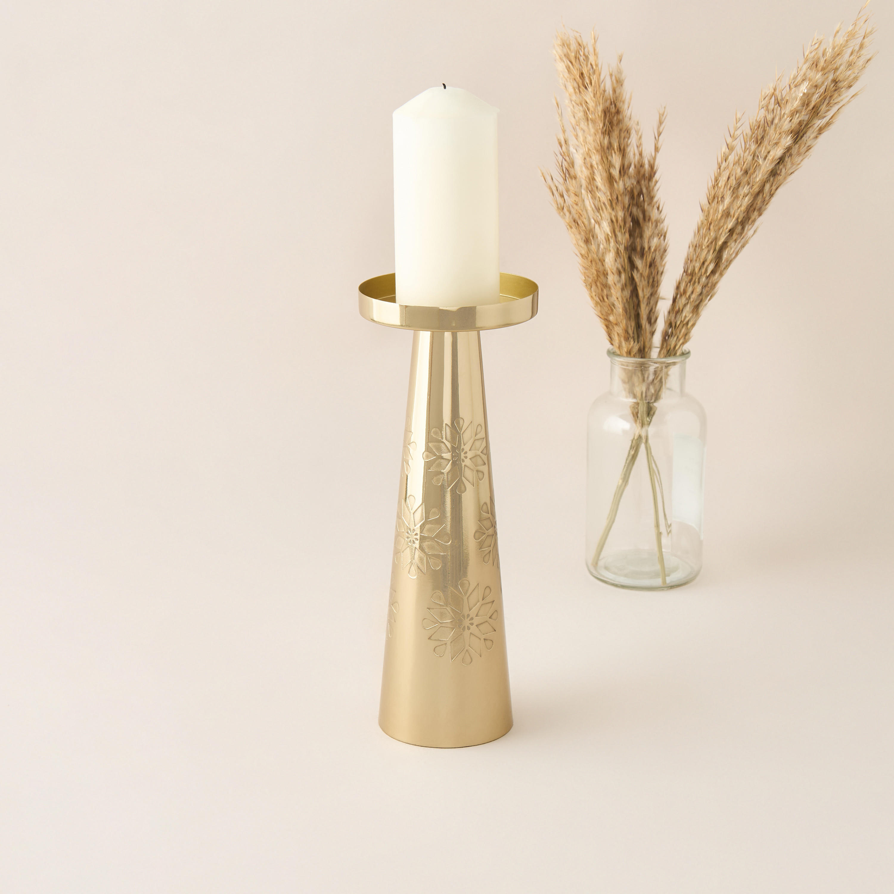 Star Textured Pillar Candleholder - 6 cms-household-decor-candleholdersandlanterns-image-2