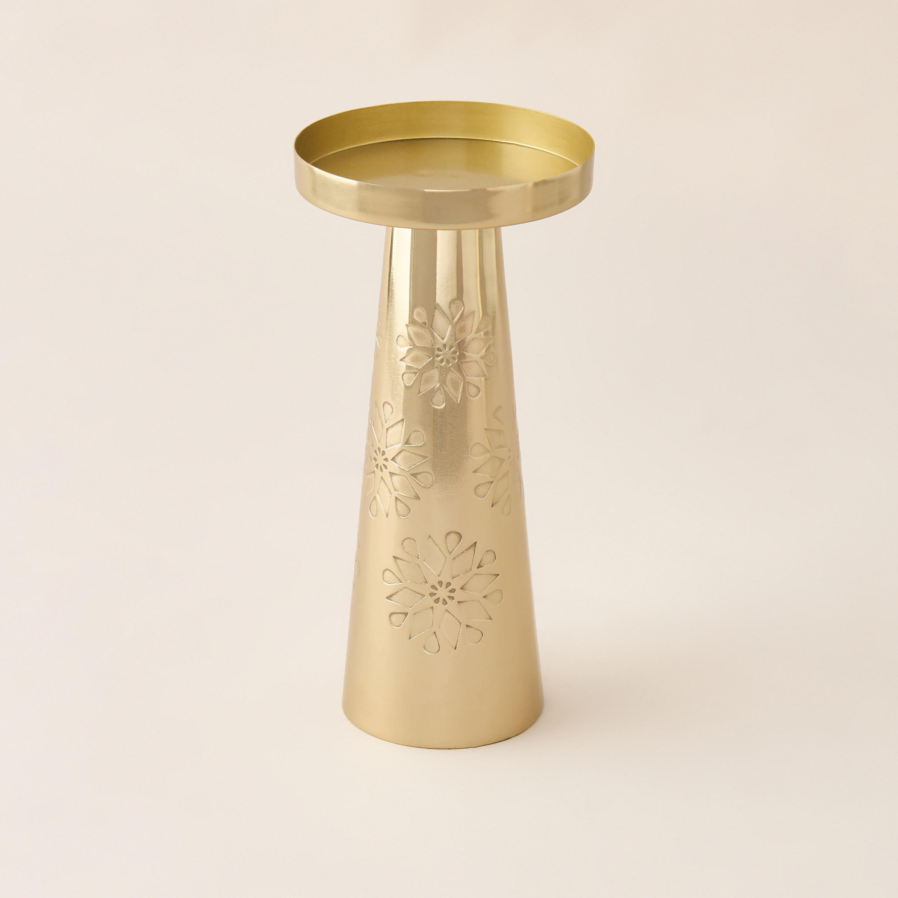 Star Textured Pillar Candleholder - 20 cms-household-decor-candleholdersandlanterns-image-1
