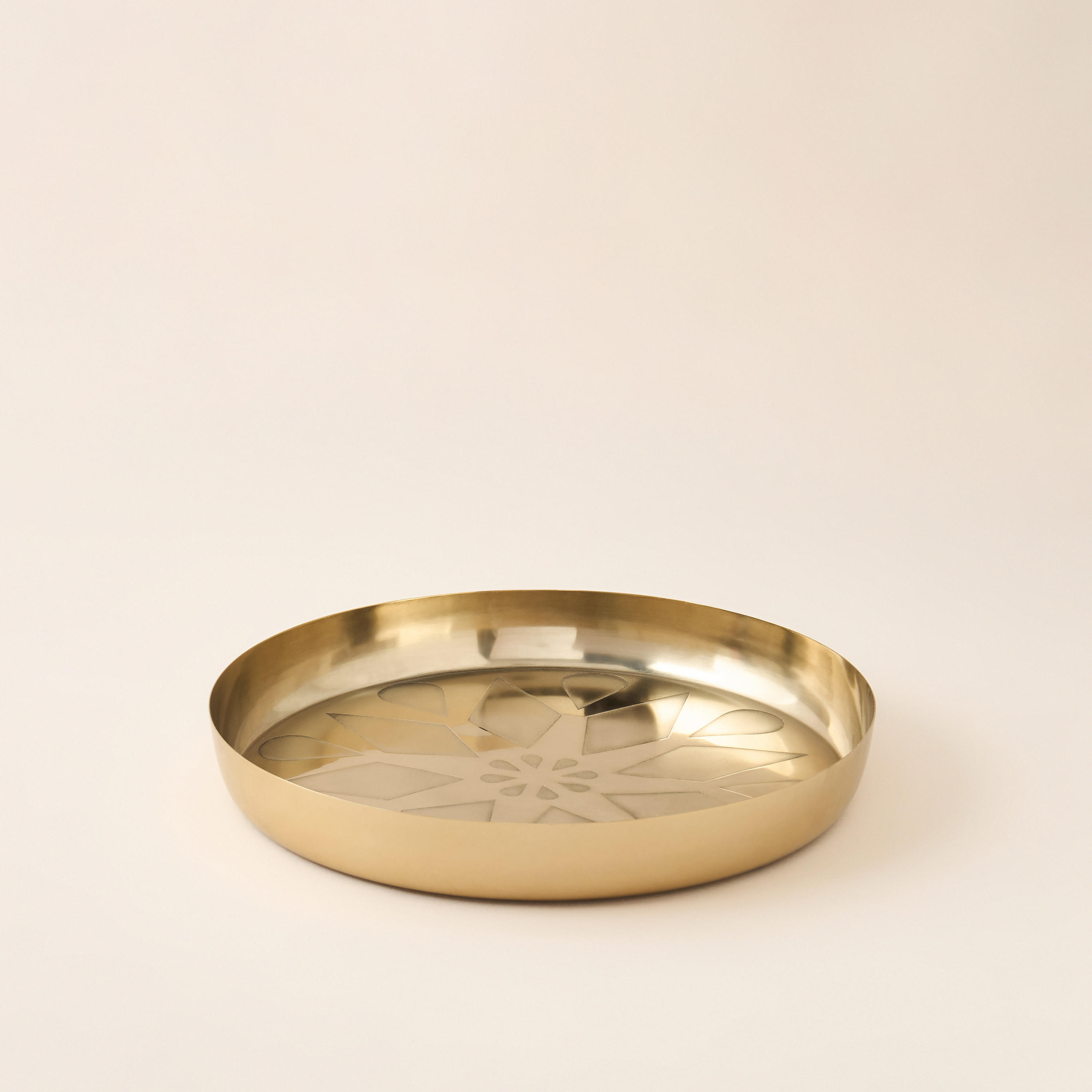 Star Textured Metallic Bowl - 30x12 cms-household-decor-vasesandbowls-image-1