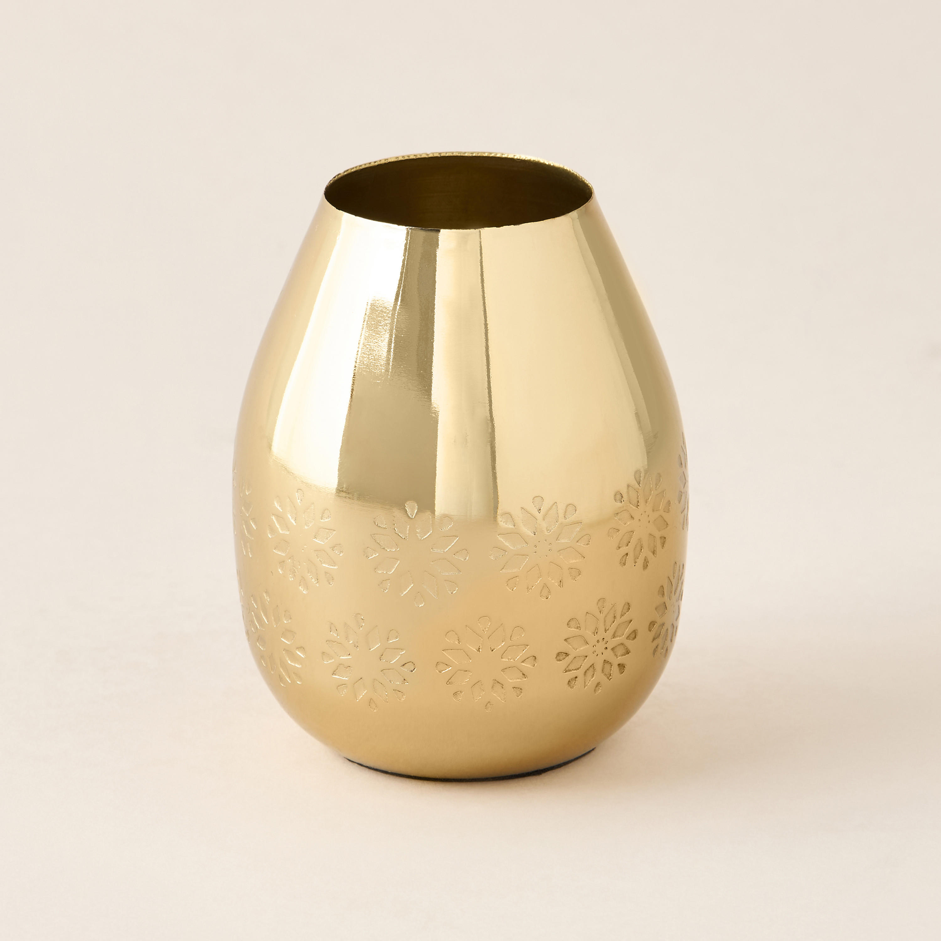 Star Textured Metallic Vase - 8x10 cms-household-decor-vasesandbowls-image-1