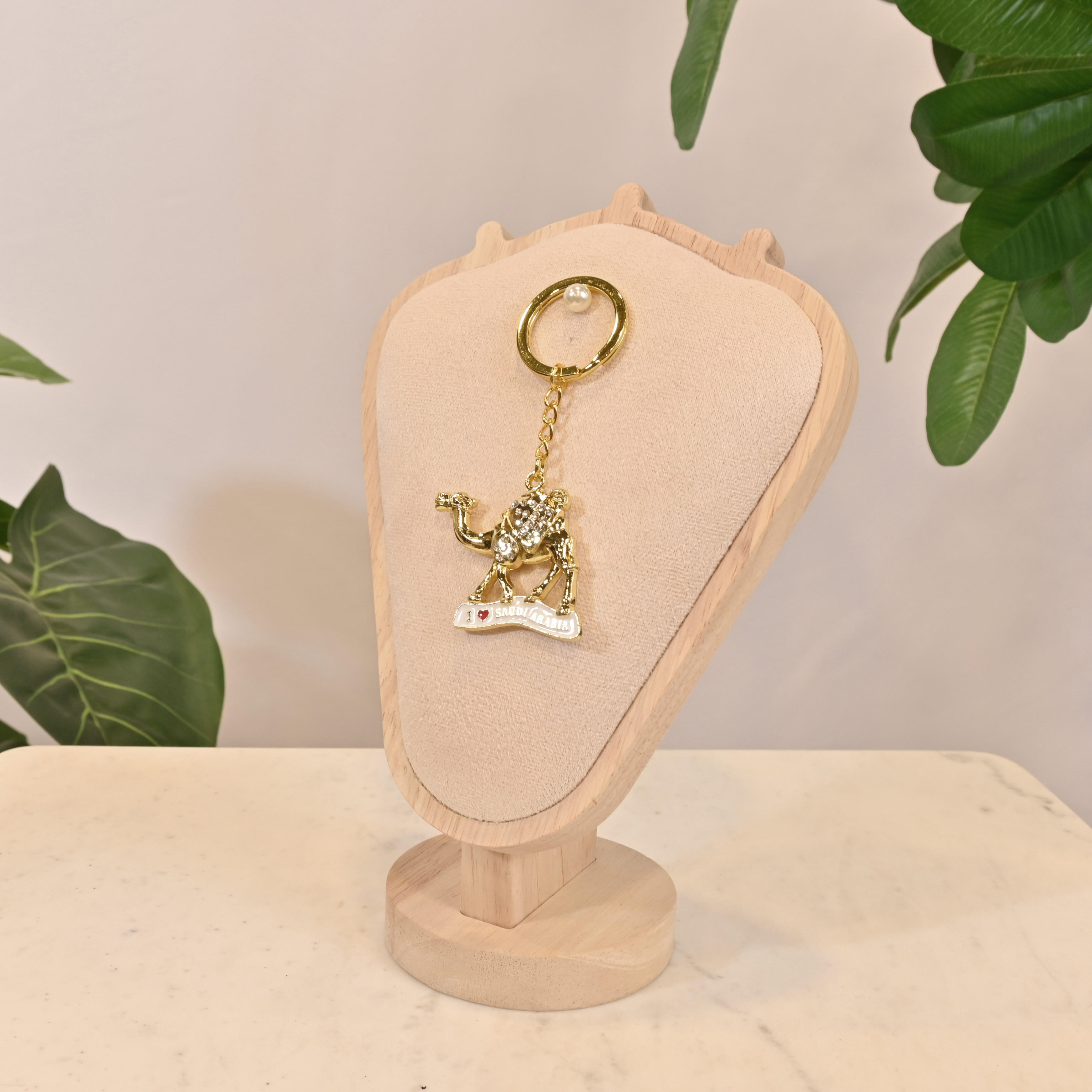 Crafted by Lifestyle Camel Charm Keychain-household-walldecorandmirrors-wallaccessories-image-1