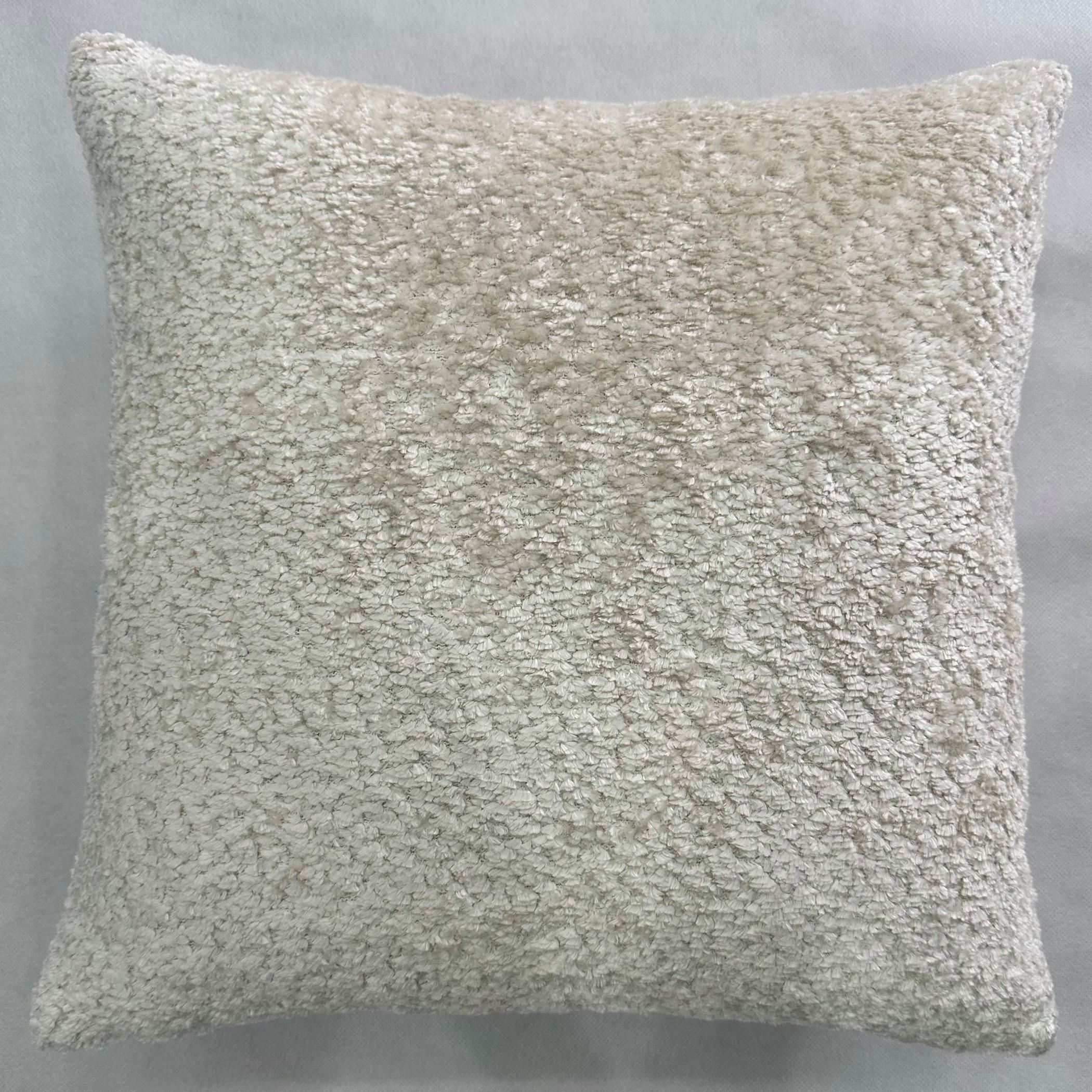يونيك هوم وسادة ناعمة الملمس كريمي-household-cushionsandthrows-filledcushions-decorativecushions-image-2