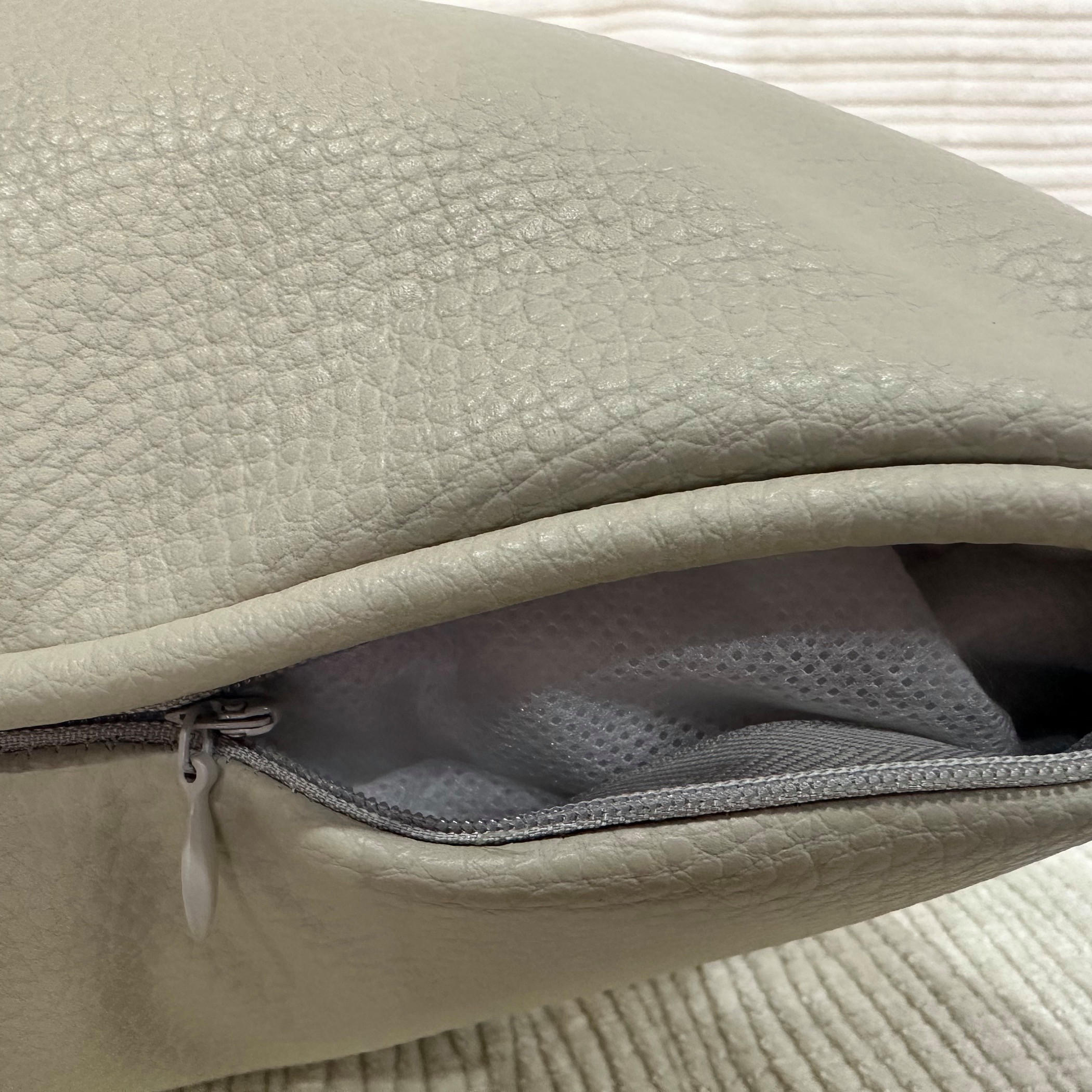 يونيك هوم وسادة جلد صناعي رمادية-household-cushionsandthrows-filledcushions-decorativecushions-image-4