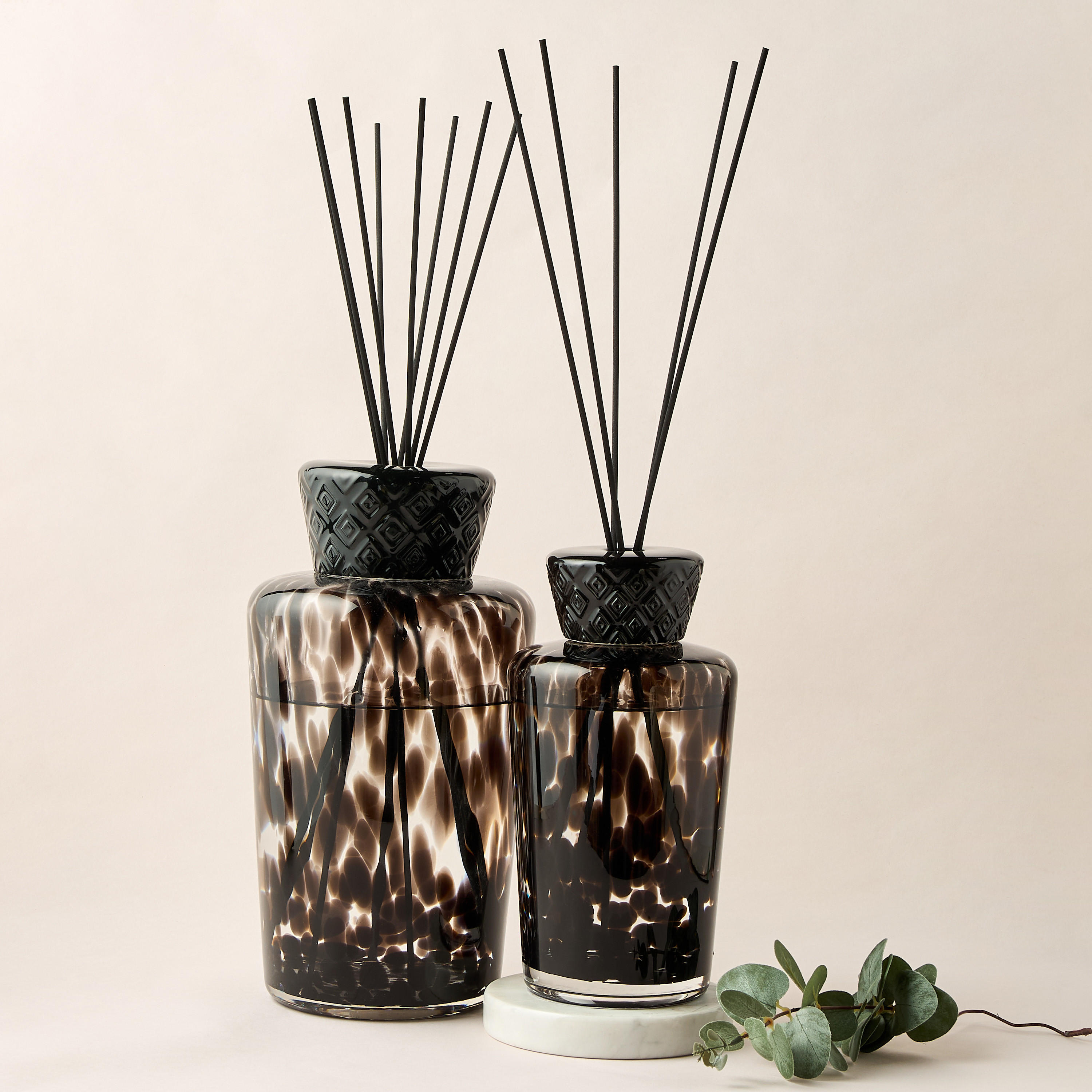 موزّع عطور بالأعواد جاسمين أوف ذا ديونز من سينت.د لندن - 2 لتر-household-homefragrance-reeddiffusers-image-2