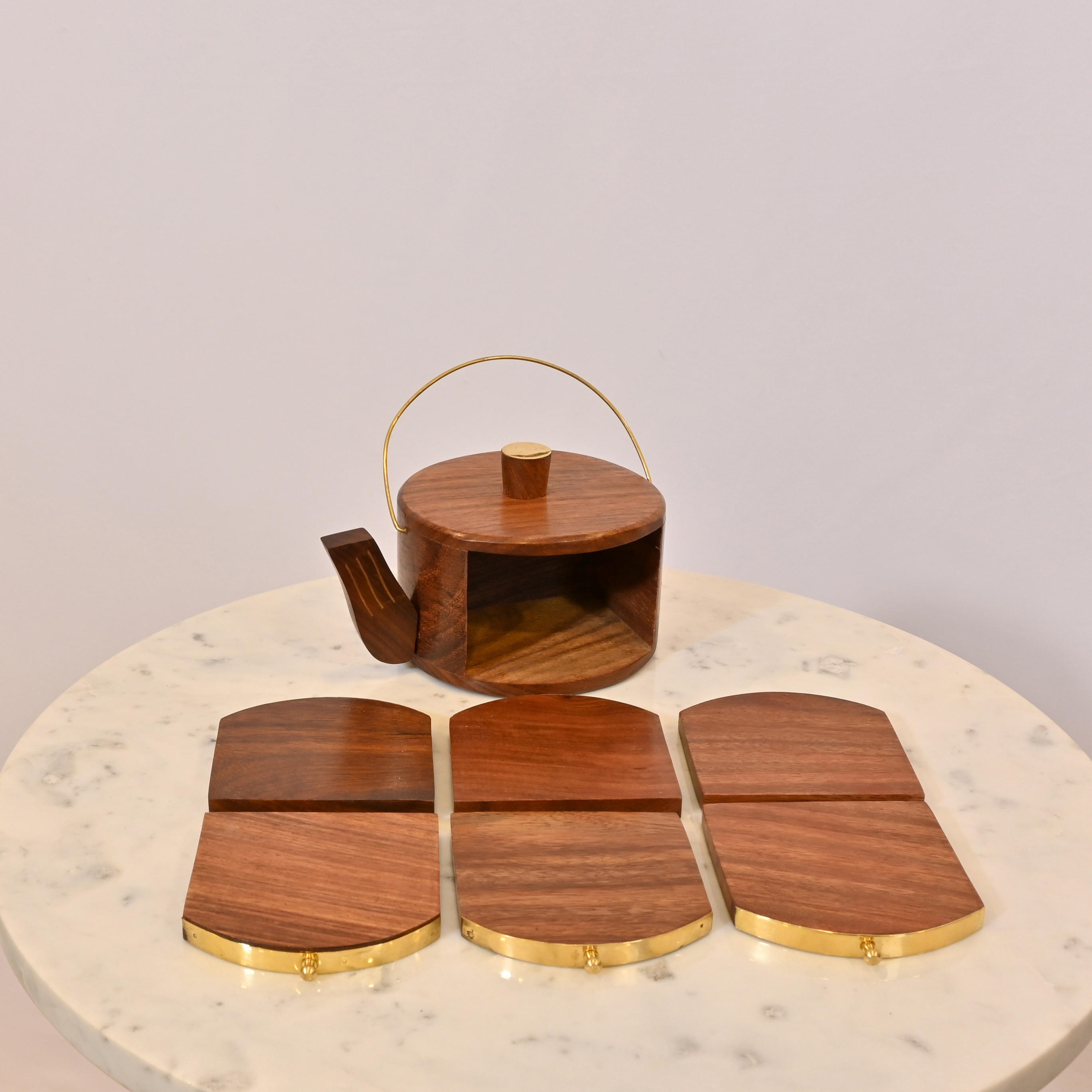 طقم قواعد أكواب خشبية بتصميم إبريق من لايف ستايل-household-decor-boxesandtrays-image-1