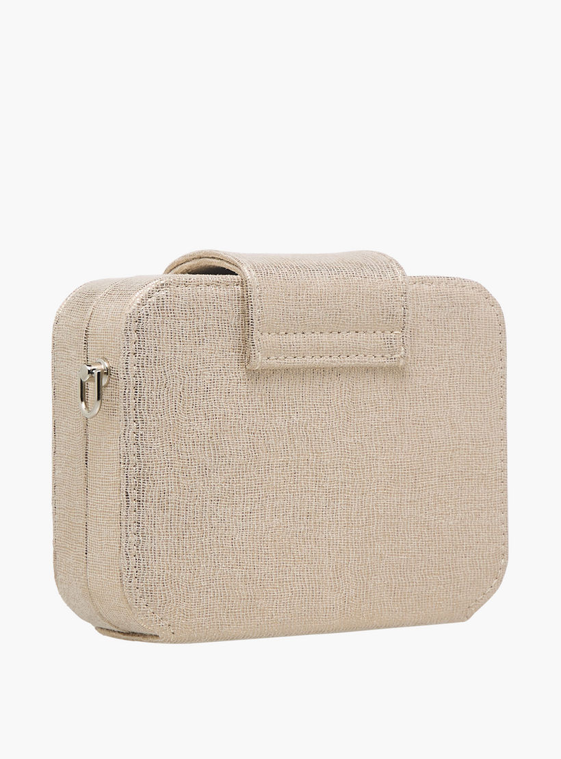 شنطة كلاتش مزينة بسلسلة معدنية من سيليست-women-bagsandwallets-wallets-image-5