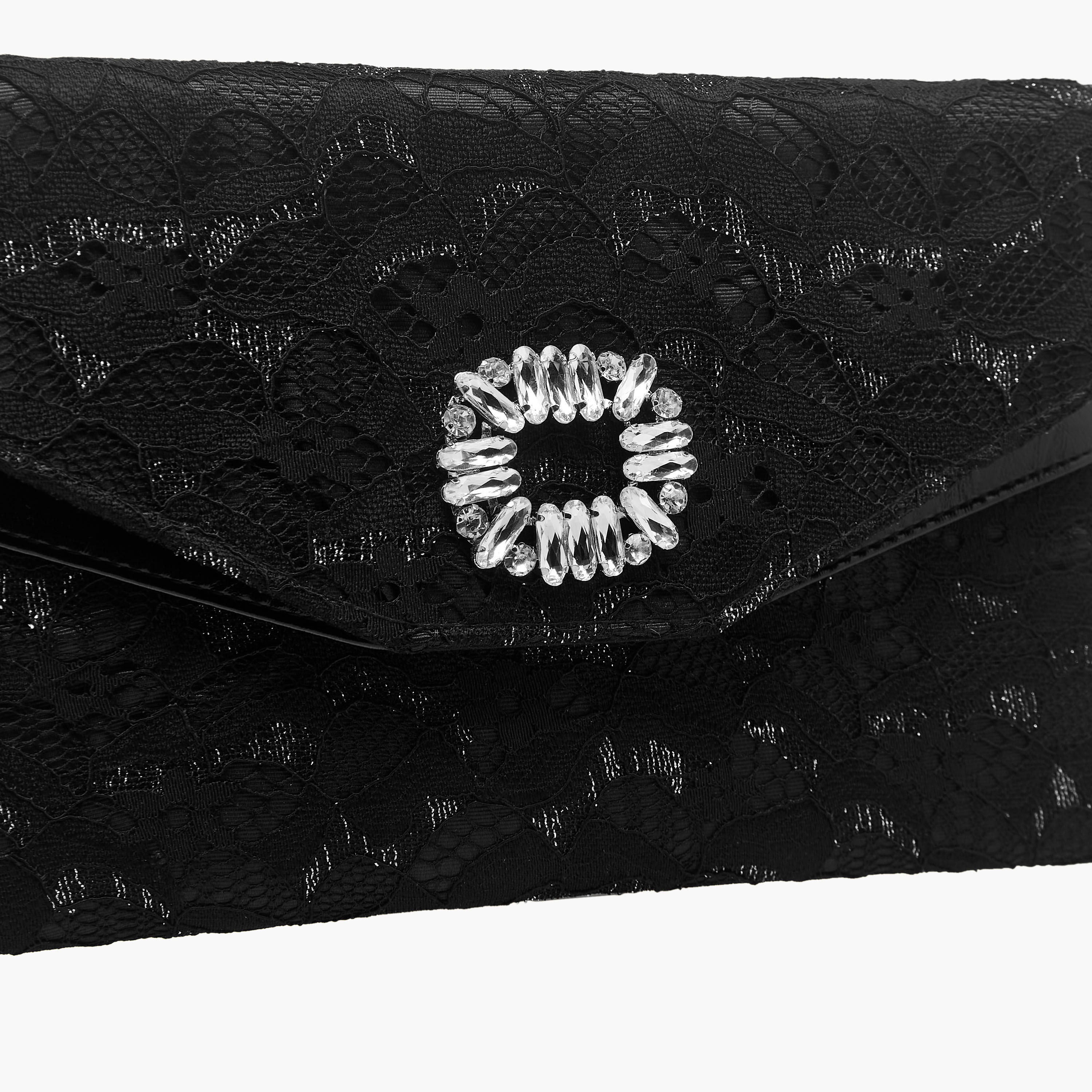 شنطة كلاتش مزينة بسلسلة معدنية من سيليست-women-bagsandwallets-wallets-image-6