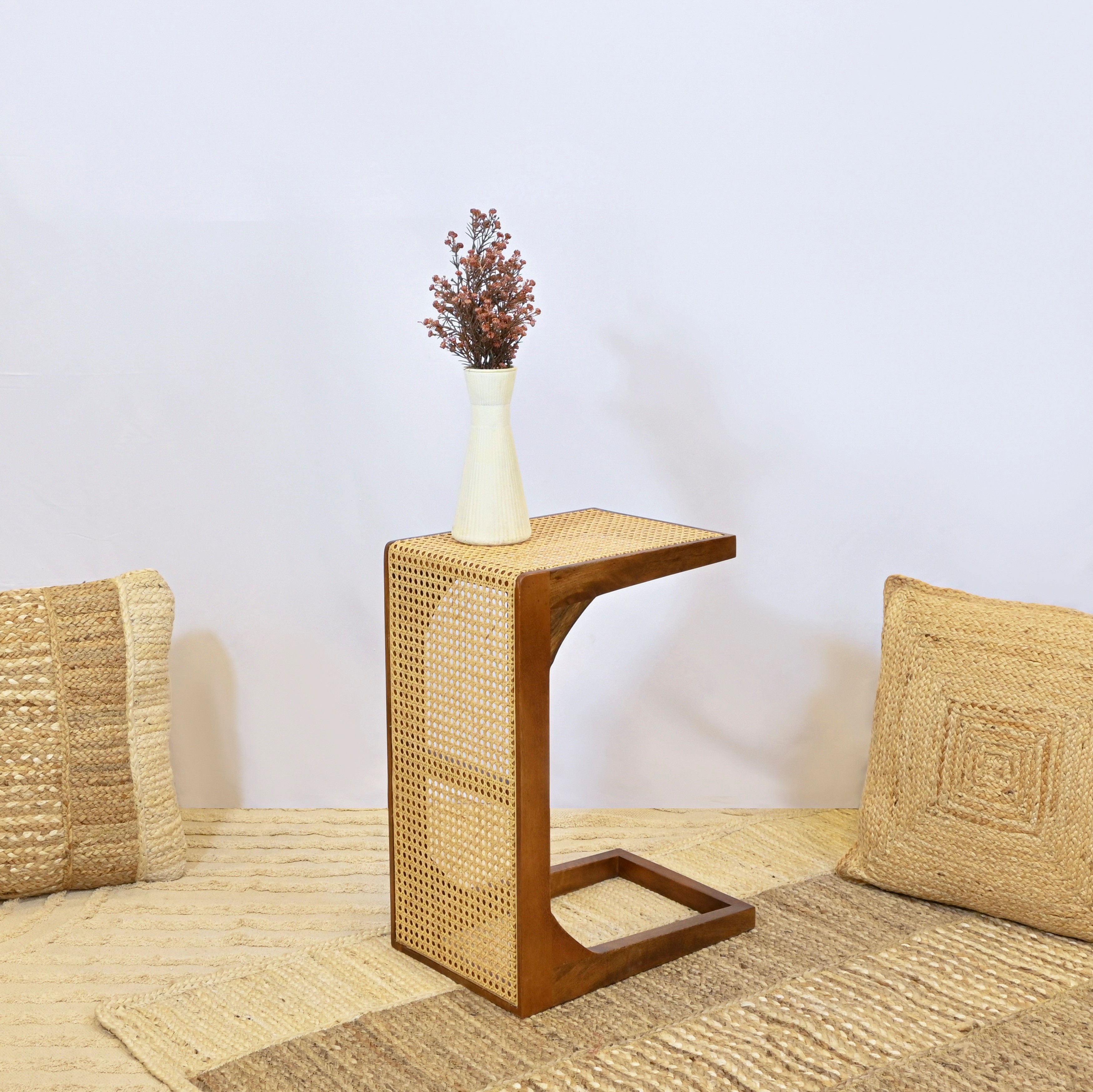 طاولة جانبية بسطح خوص صنعت بواسطة لايف ستايل-furniture-livingroom-sideandendtables-image-2