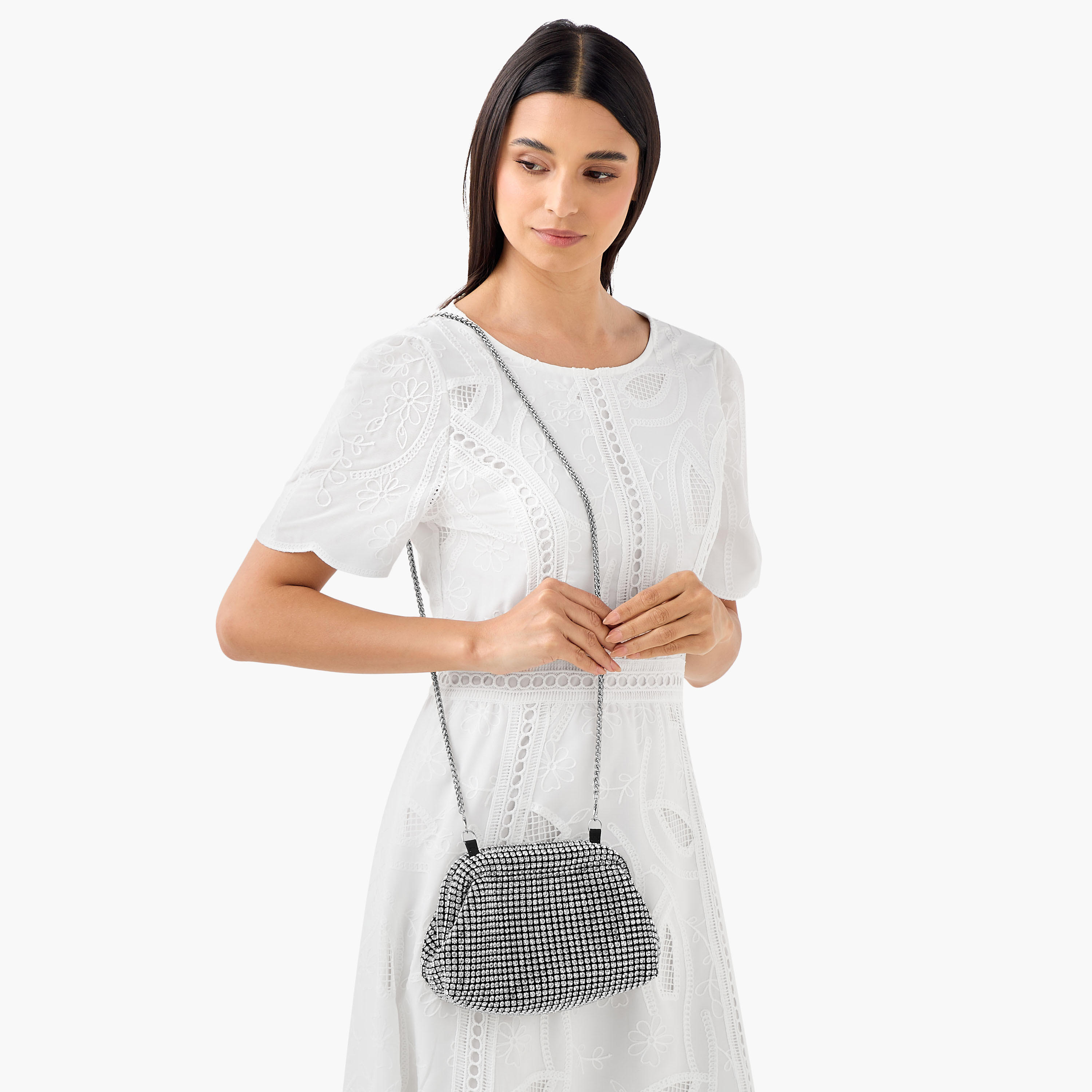 شنطة كلاتش مزينة بحزام سلسلة قابل للفصل من ساشا-women-bagsandwallets-handbags-image-8
