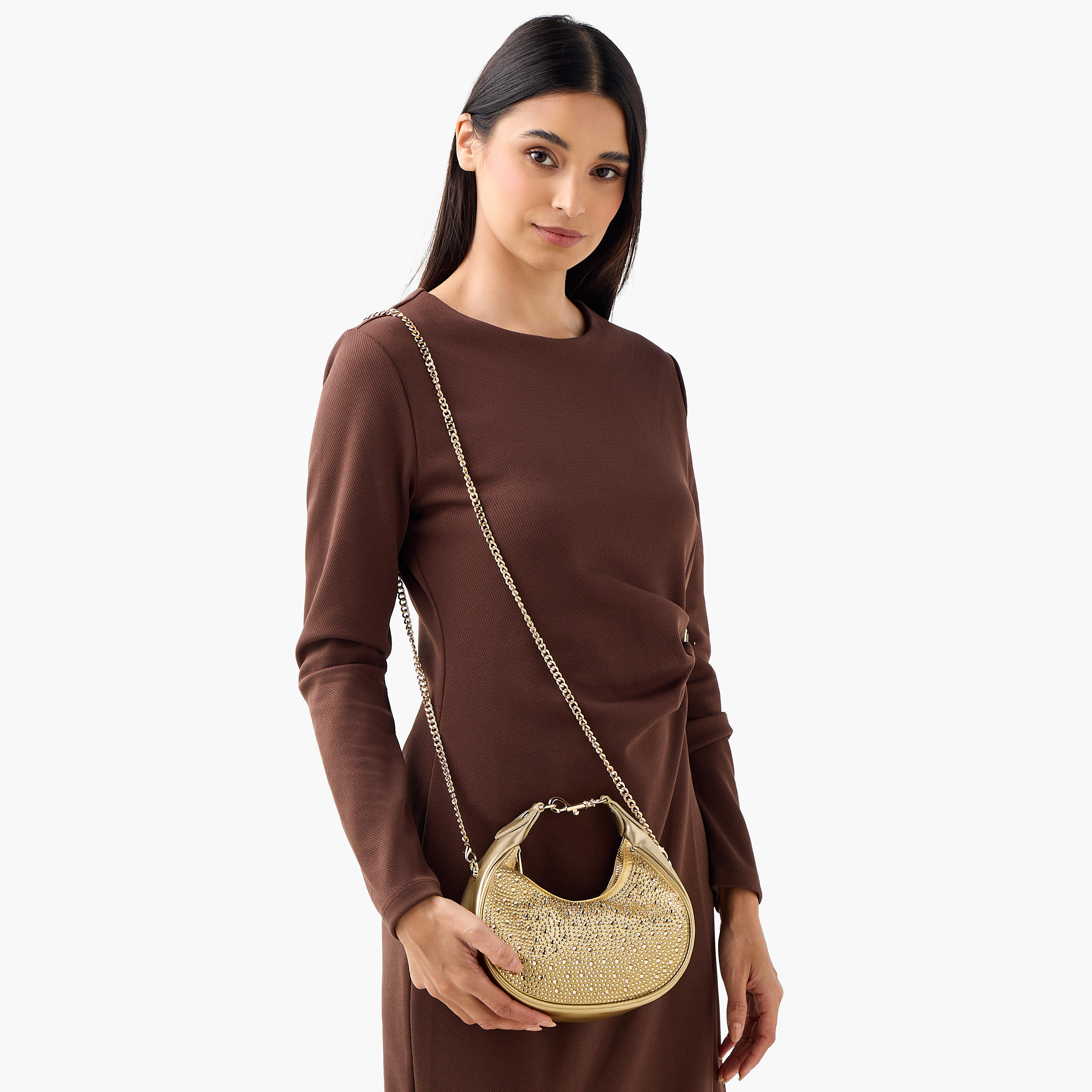 شنطة كروس بودي مزينة بحزام سلسلة قابل للفصل من ساشا-women-bagsandwallets-handbags-image-8
