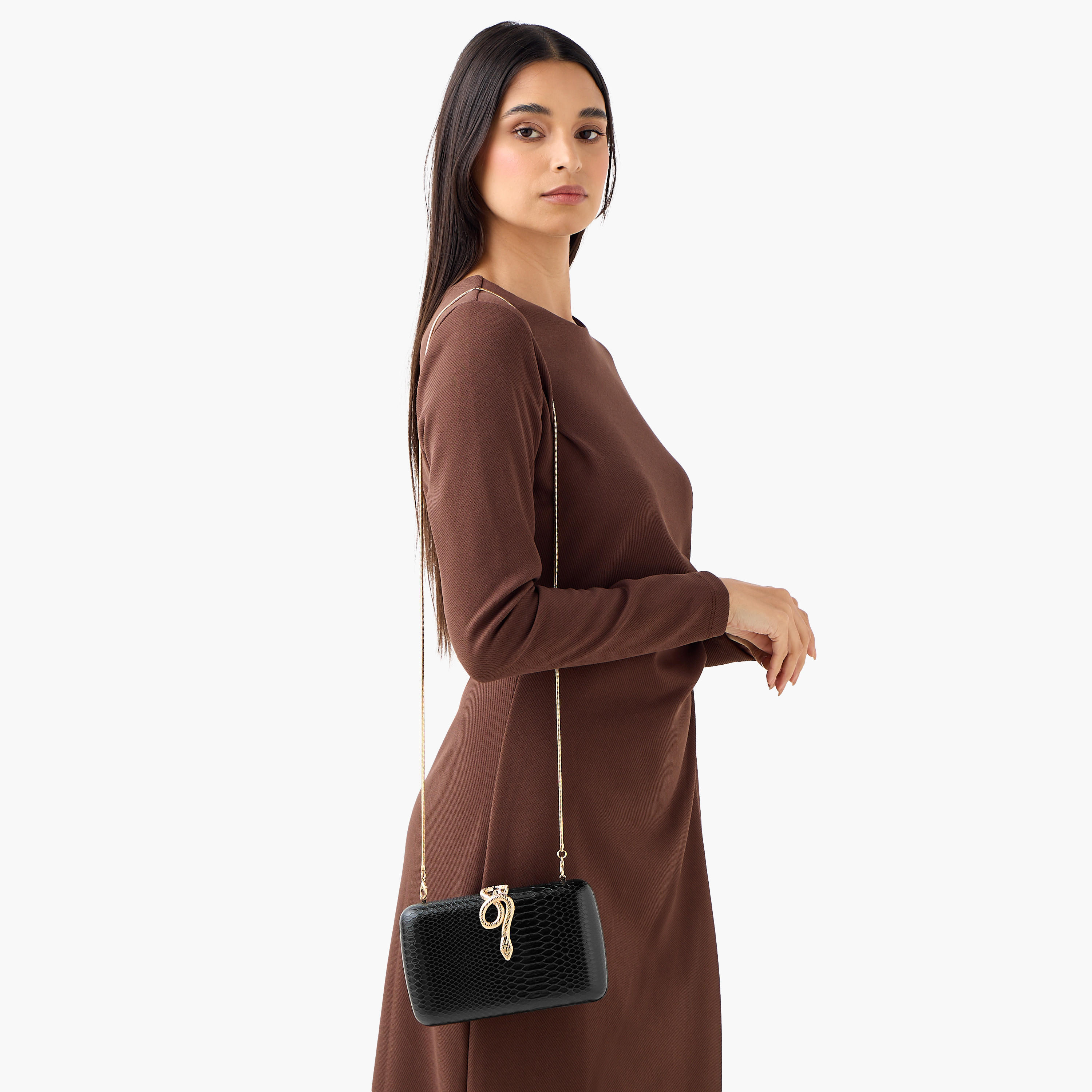 شنطة كلاتش بارزة الملمس بحزام سلسلة قابل للفصل من ساشا-women-bagsandwallets-handbags-image-8