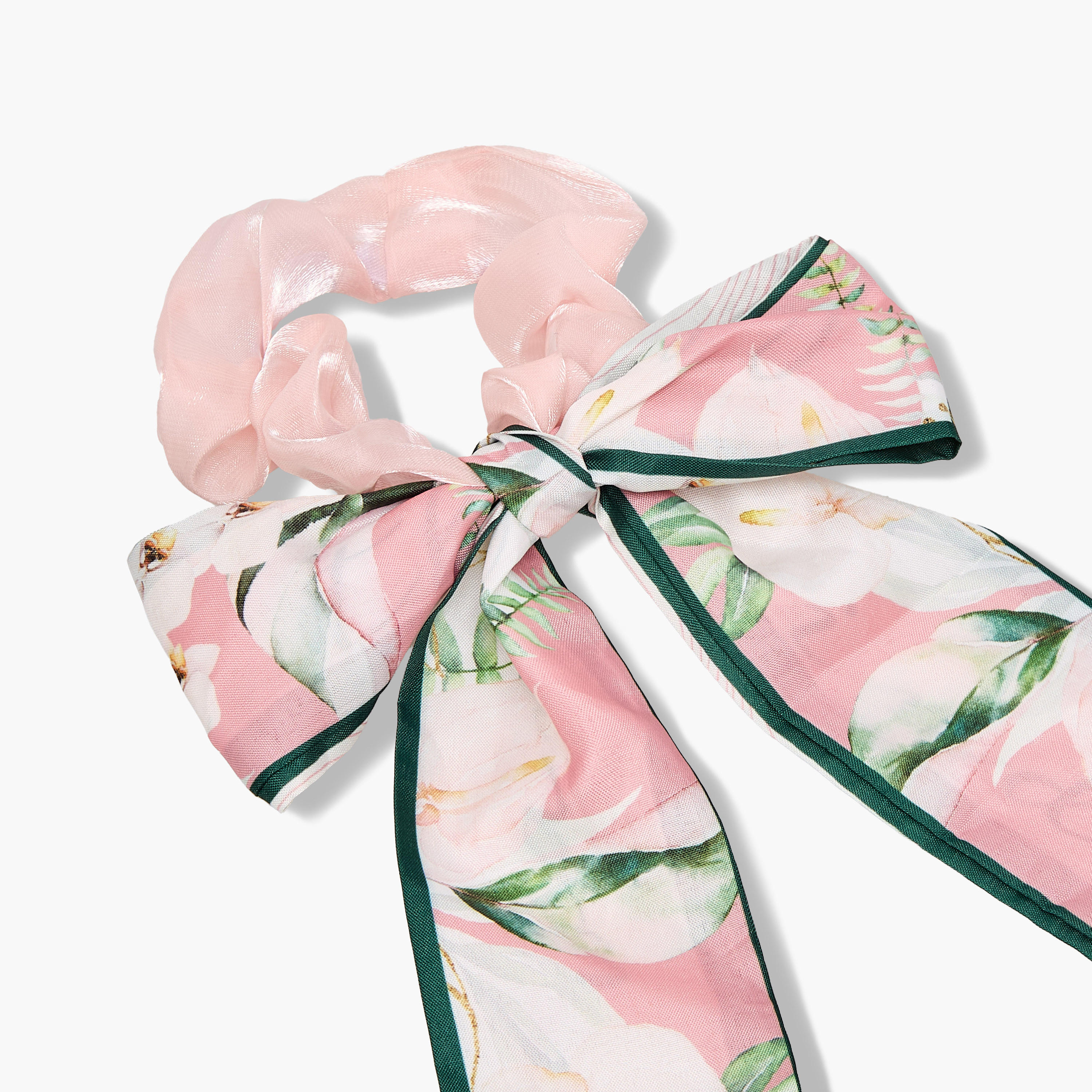 ربطة شعر بتصميم فيونكة-women-hairaccessories-scrunchies-image-2
