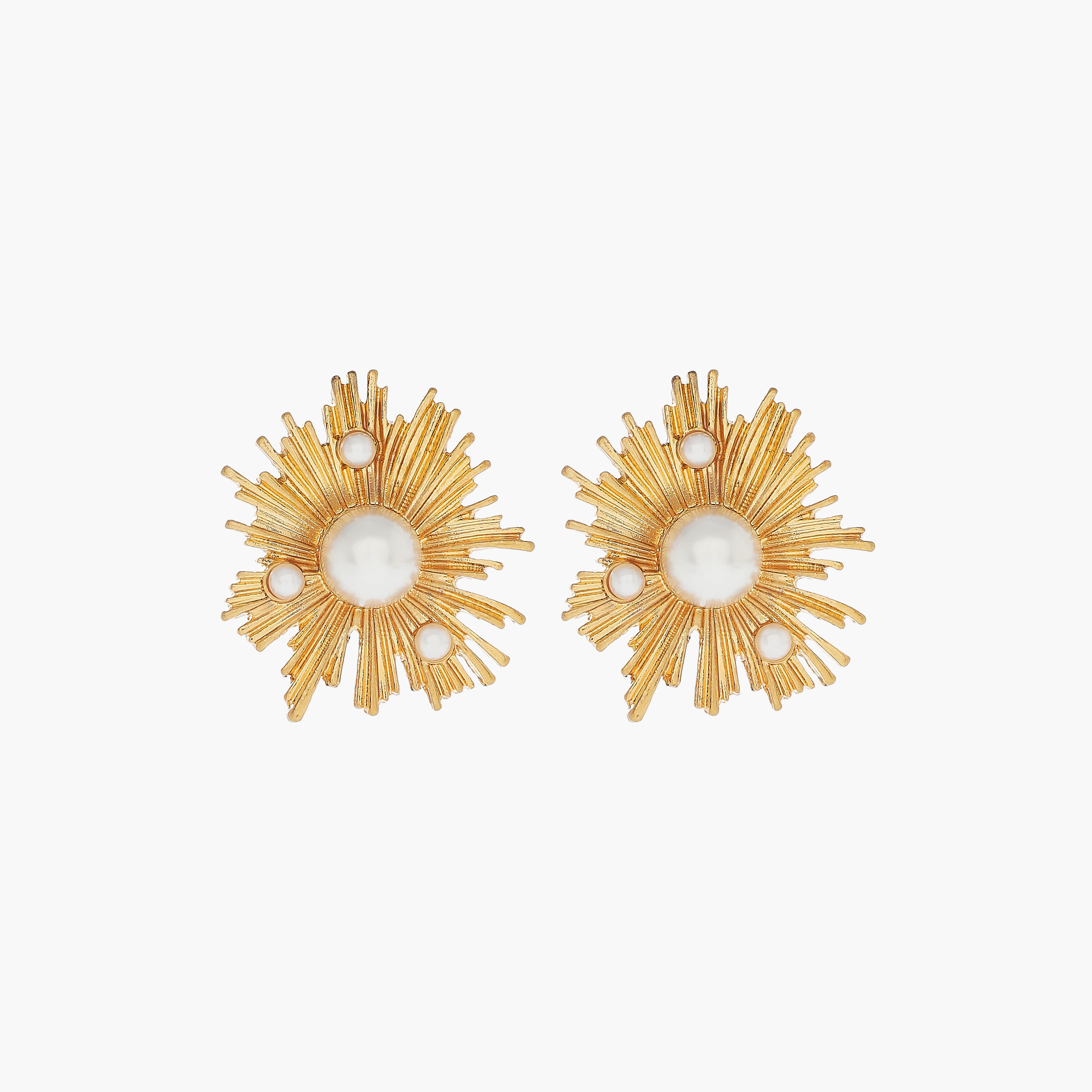 أقراط بلون ذهبي مزينة باللؤلؤ بمكبس إغلاق خلفي-women-watchesandjewellery-jewellery-earrings-image-1