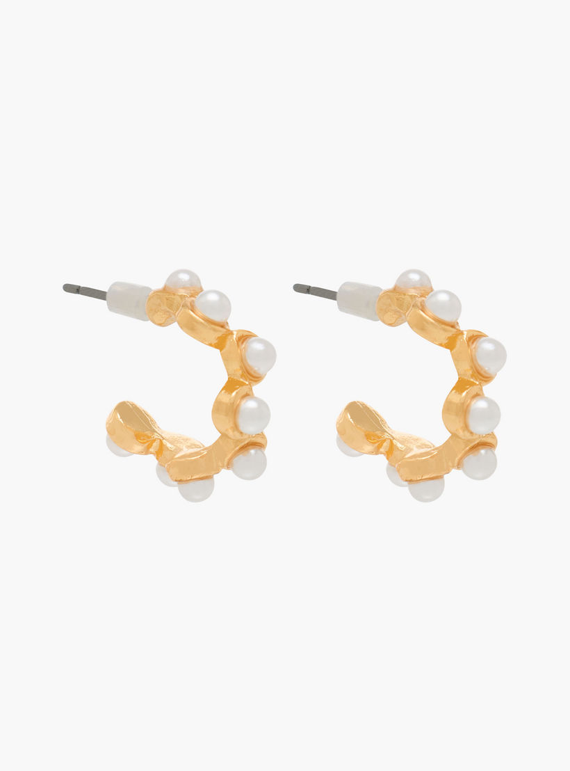 طقم حلق مرصّع بلون ذهبي بتفاصيل مزينة مع مكبس إغلاق خلفي 3 قطع-women-watchesandjewellery-jewellery-earrings-image-3