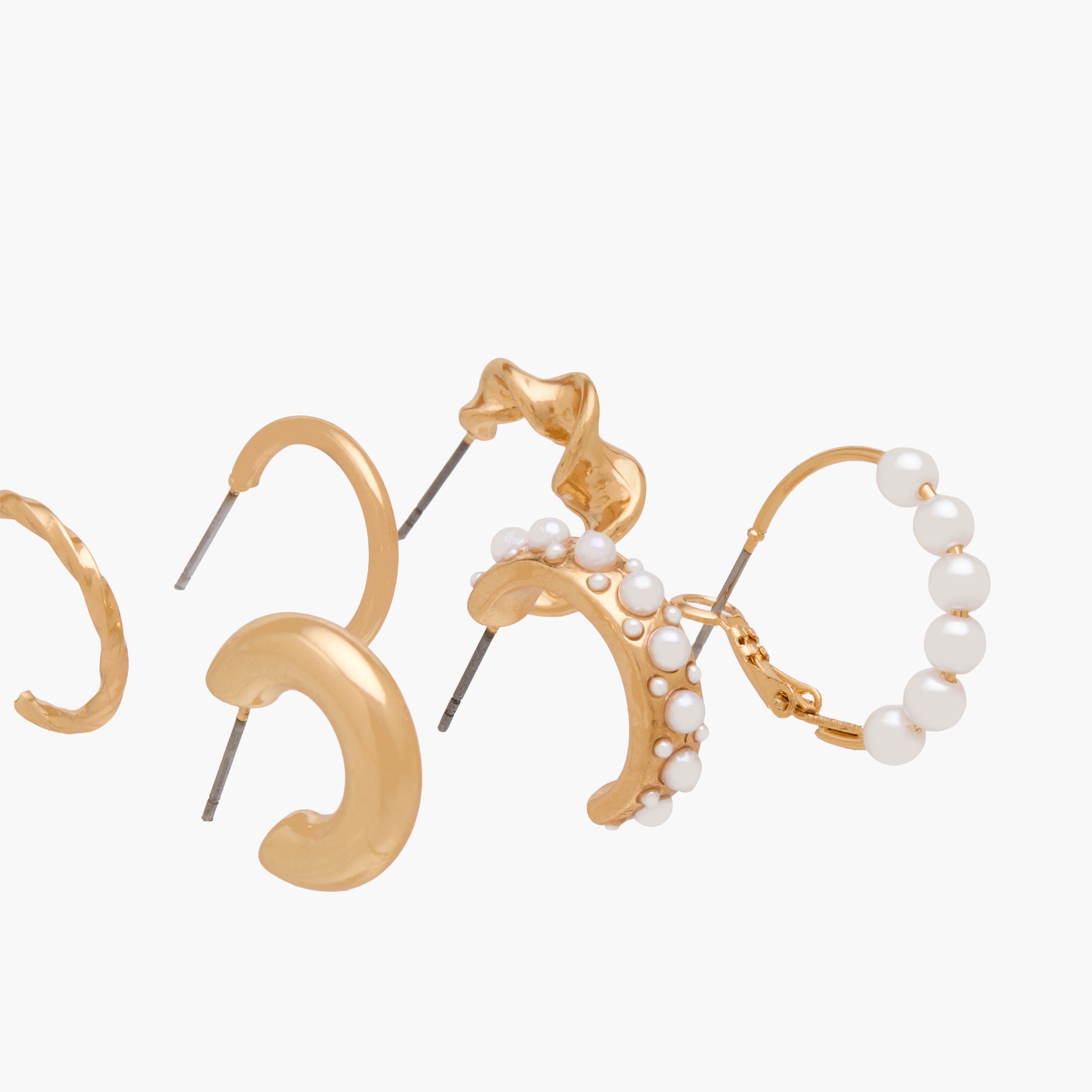 حلقان طوق متنوعة بلون ذهبي ومكبس إغلاق - عبوة 6 أزواج-women-watchesandjewellery-jewellery-earrings-image-3