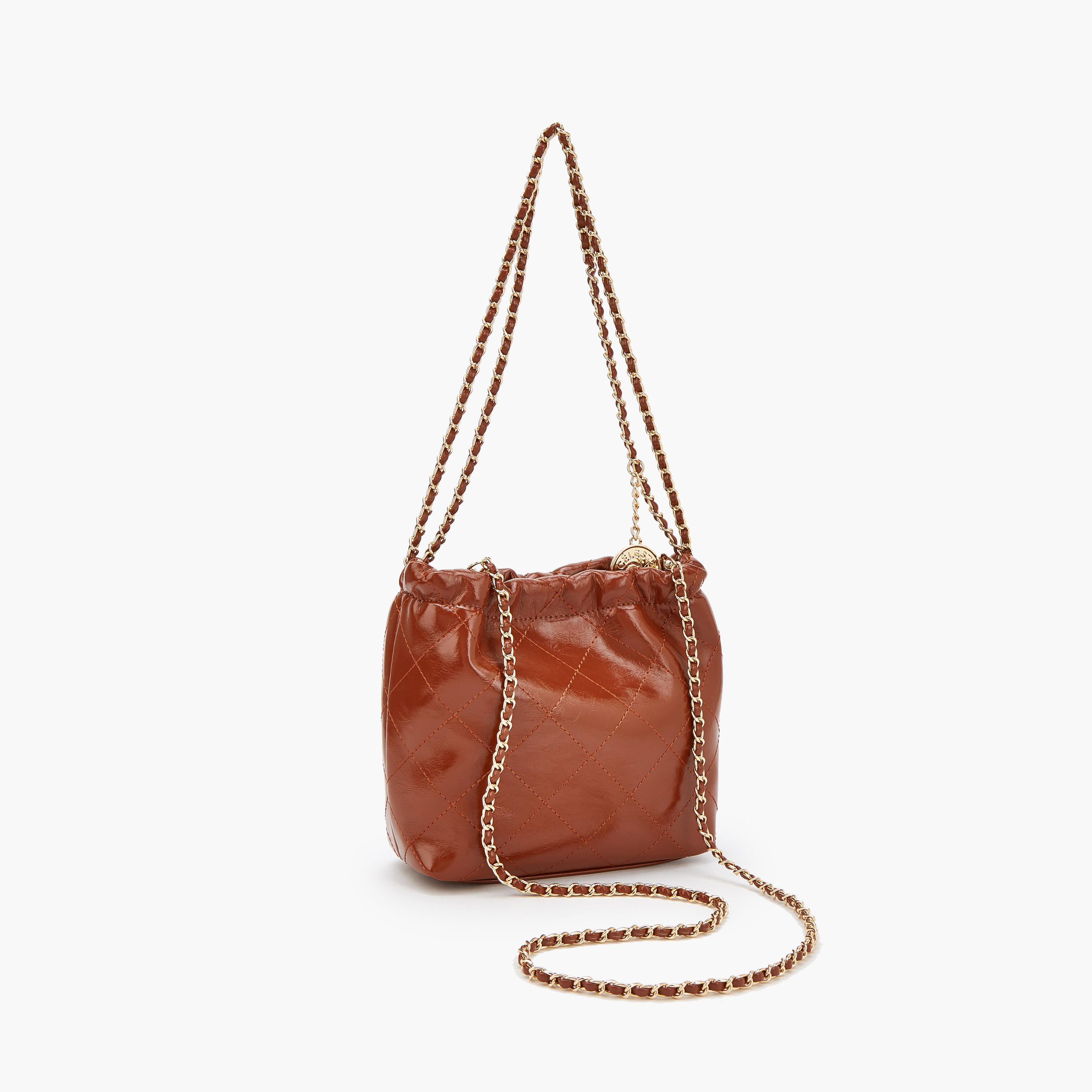 شنطة كتف مبطنة بحزام مزين بسلسلة من سيليست-women-bagsandwallets-handbags-image-5