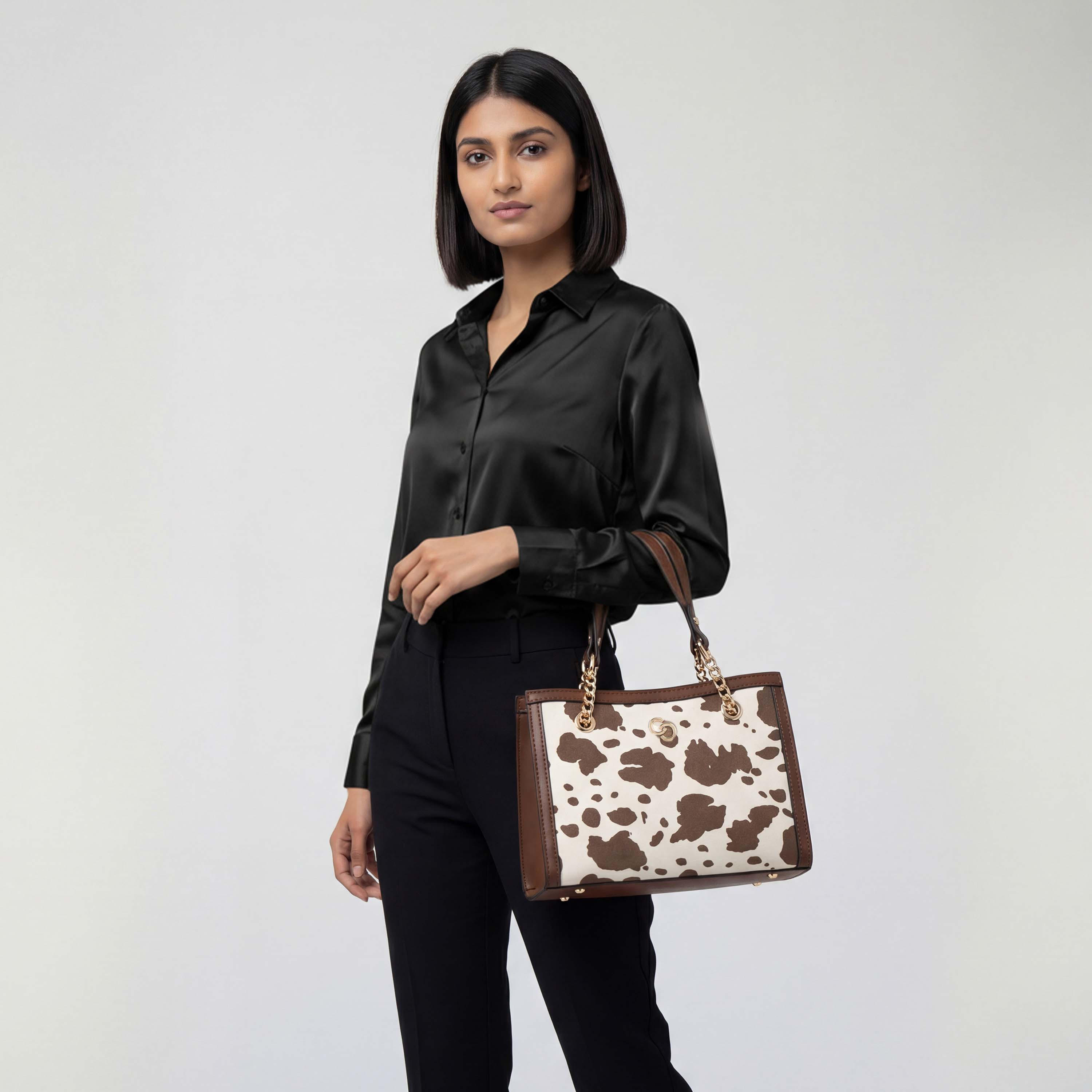 شنطة توتي بمقابض سلسلة وطبعات حيوانات من سيليست-women-bagsandwallets-handbags-image-7