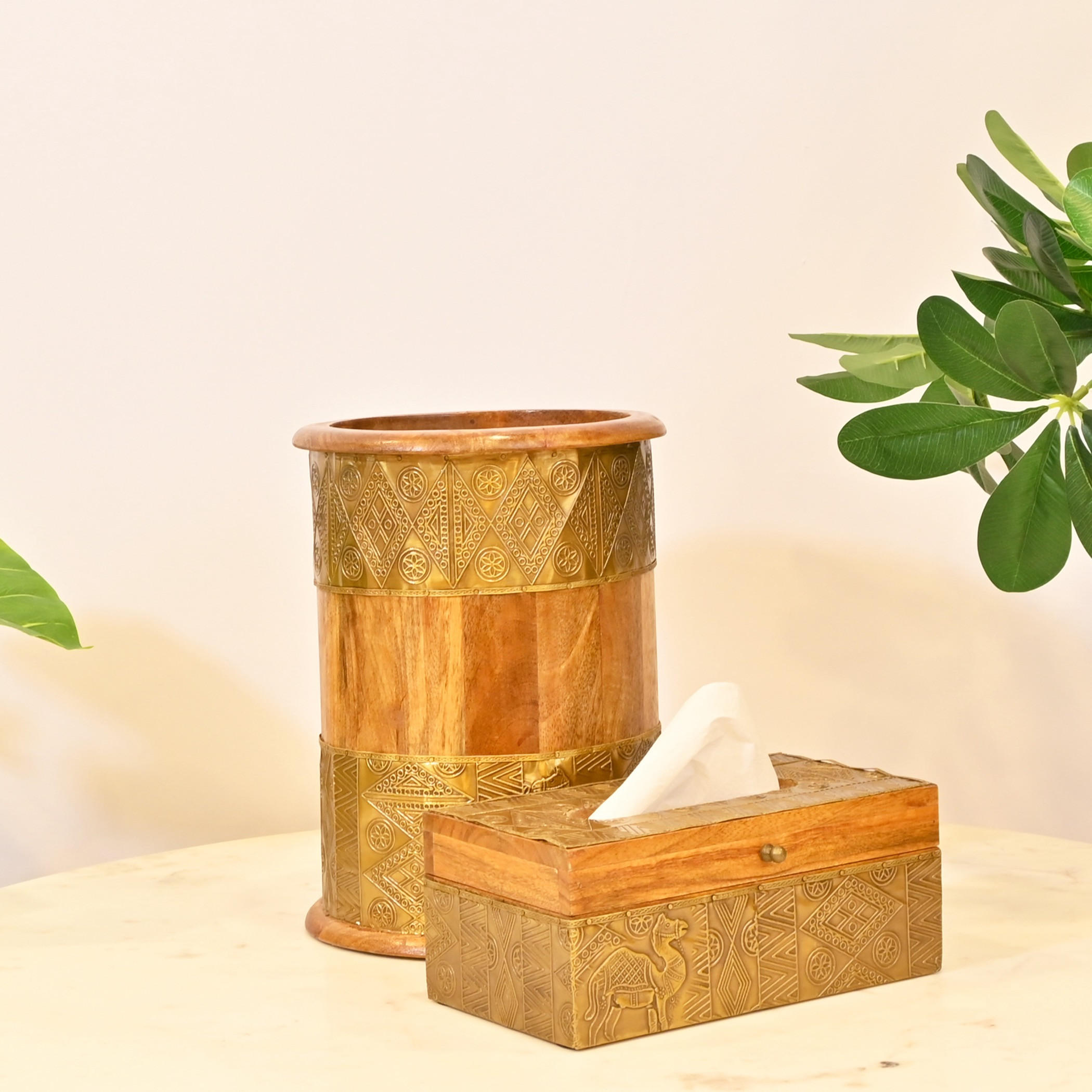 طقم سلة وعلبة مناديل خشبية معدنية محفورة-household-bathandlaundry-bathaccessories-tissueboxesandcottonjars-image-1