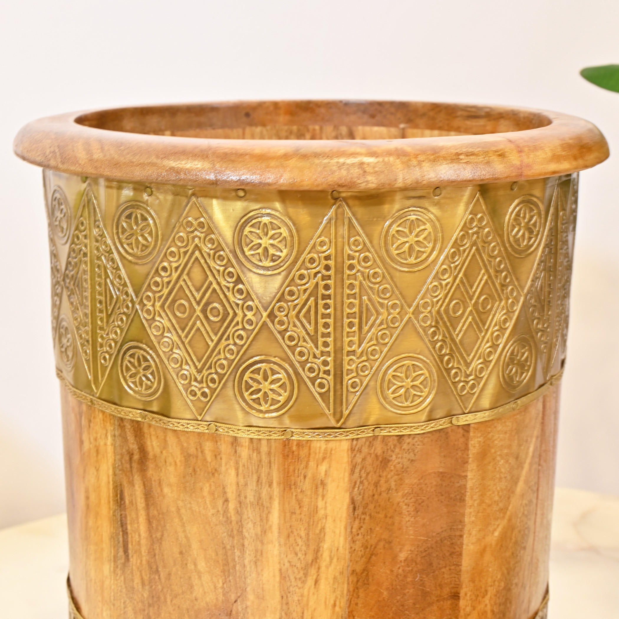 طقم سلة وعلبة مناديل خشبية معدنية محفورة-household-bathandlaundry-bathaccessories-tissueboxesandcottonjars-image-3