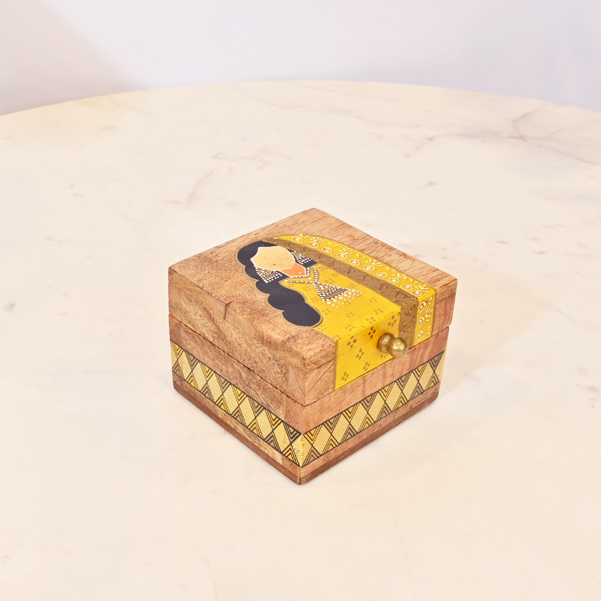 صندوق خشبي مزخرف للتخزين-household-decor-boxesandtrays-image-1