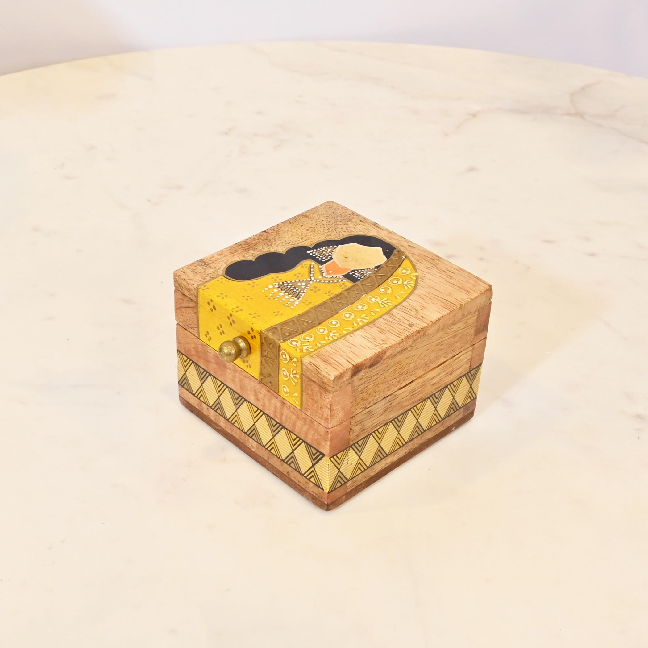 صندوق خشبي مزخرف للتخزين-household-decor-boxesandtrays-image-2