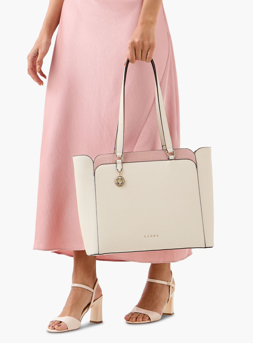 شنطة توتي بارزة الملمس بمقابض مزدوجة من ساشا كودز-women-bagsandwallets-handbags-image-2