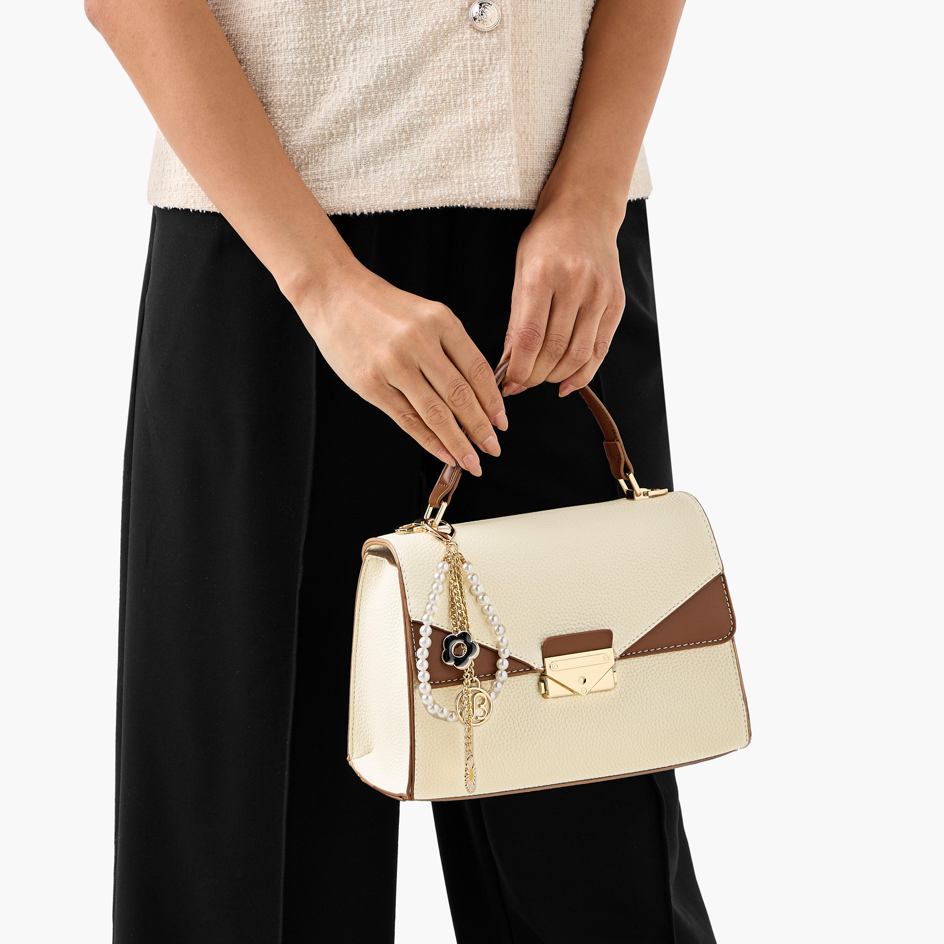 شنطة كروس بودي بارزة الملمس بدلاية من بيسي لندن-women-bagsandwallets-handbags-image-8
