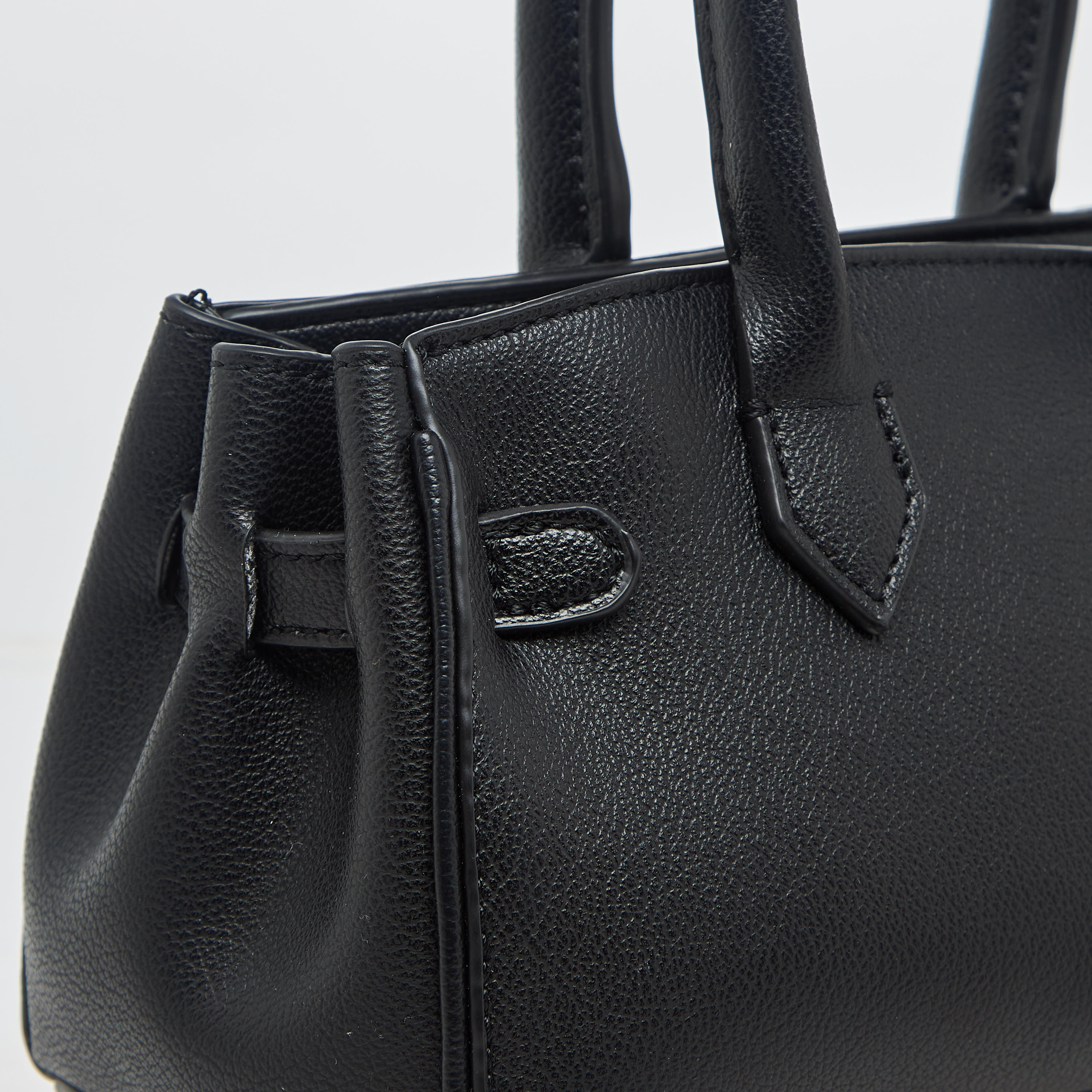 شنطة توتي بارزة الملمس بحزام سلسلة قابل للفصل من بيسي لندن-women-bagsandwallets-handbags-image-6