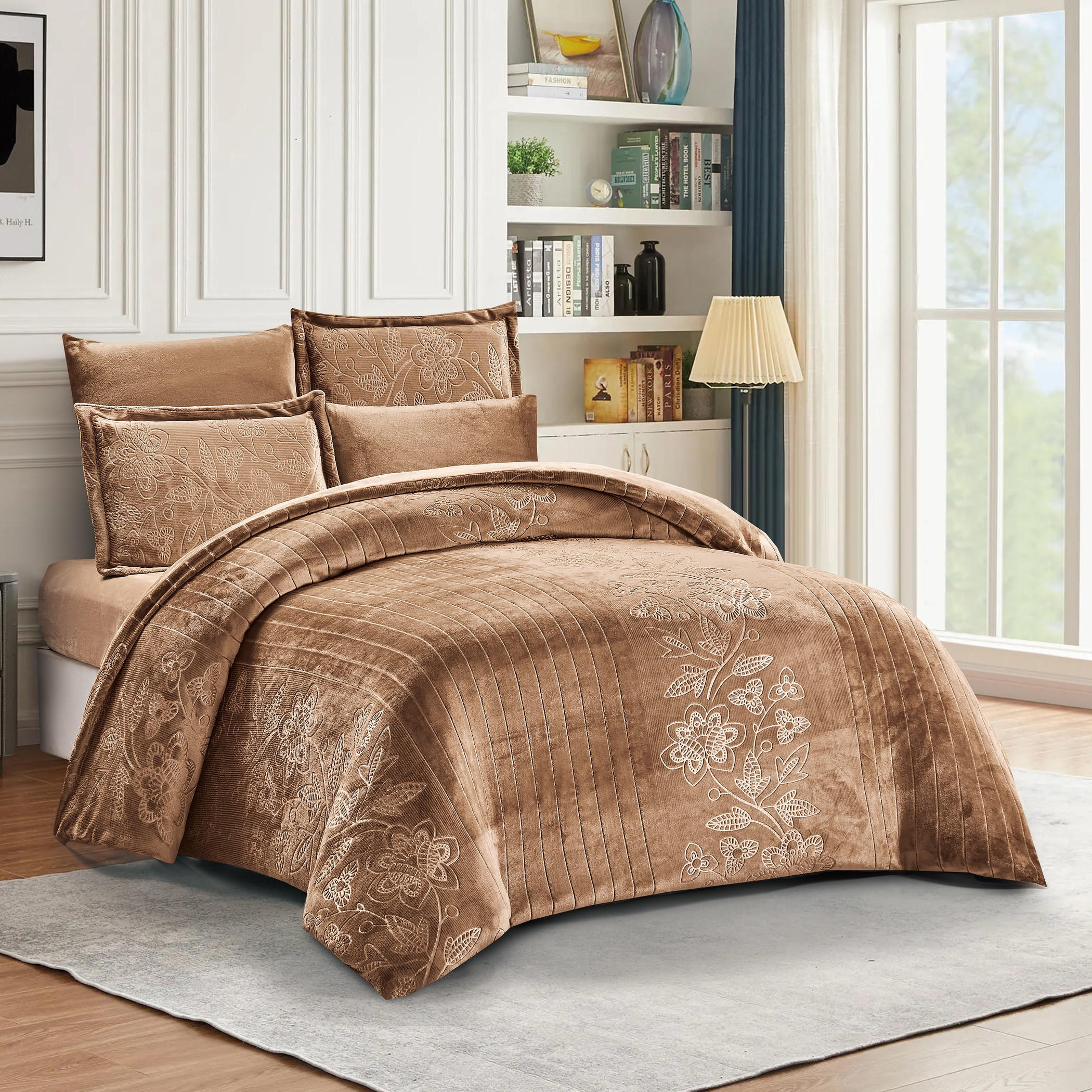 طقم لحاف مخملي بنقوش زهور-household-bedding-comfortersandbedspreads-comforters-image-6