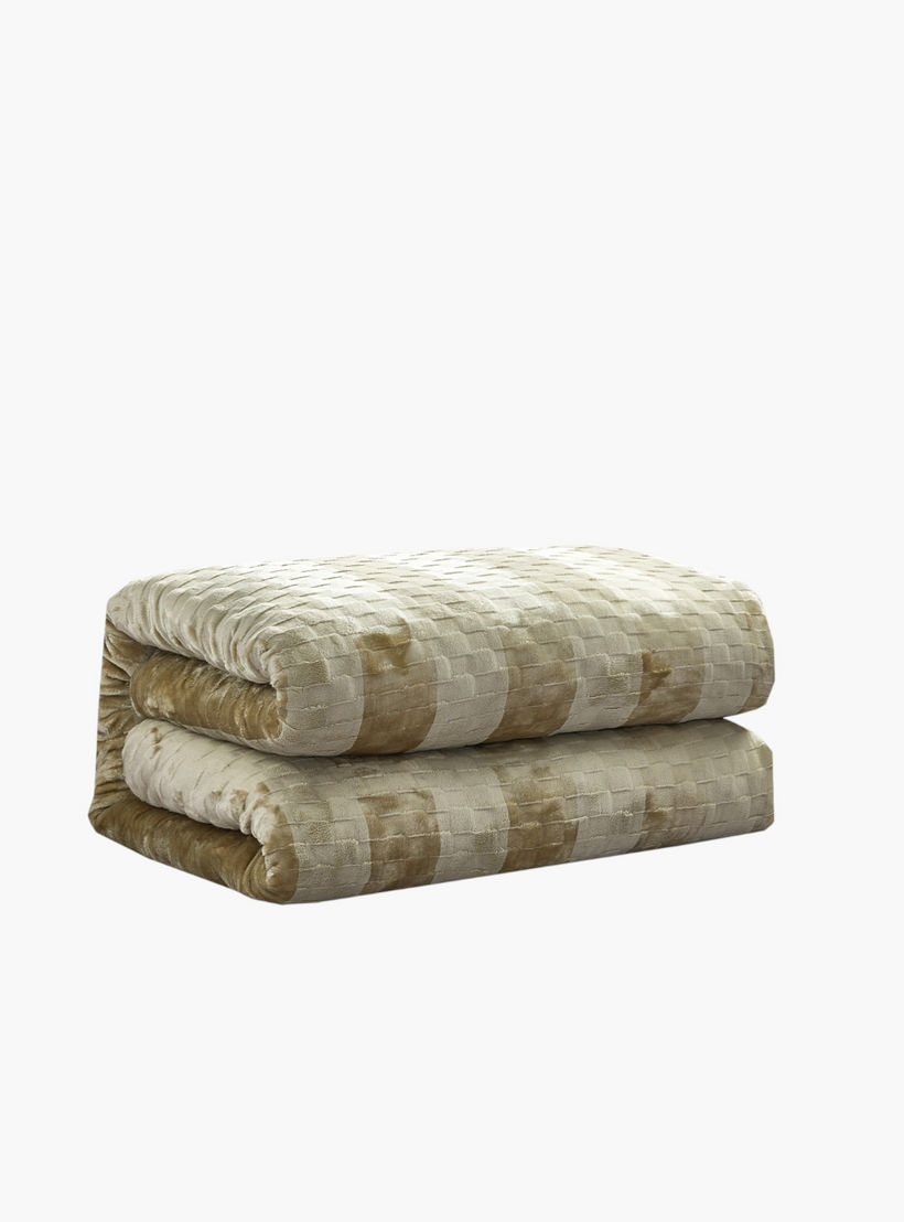 Woven Pattern Velvet Comforter Set-household-bedding-comfortersandbedspreads-comforters-image-2