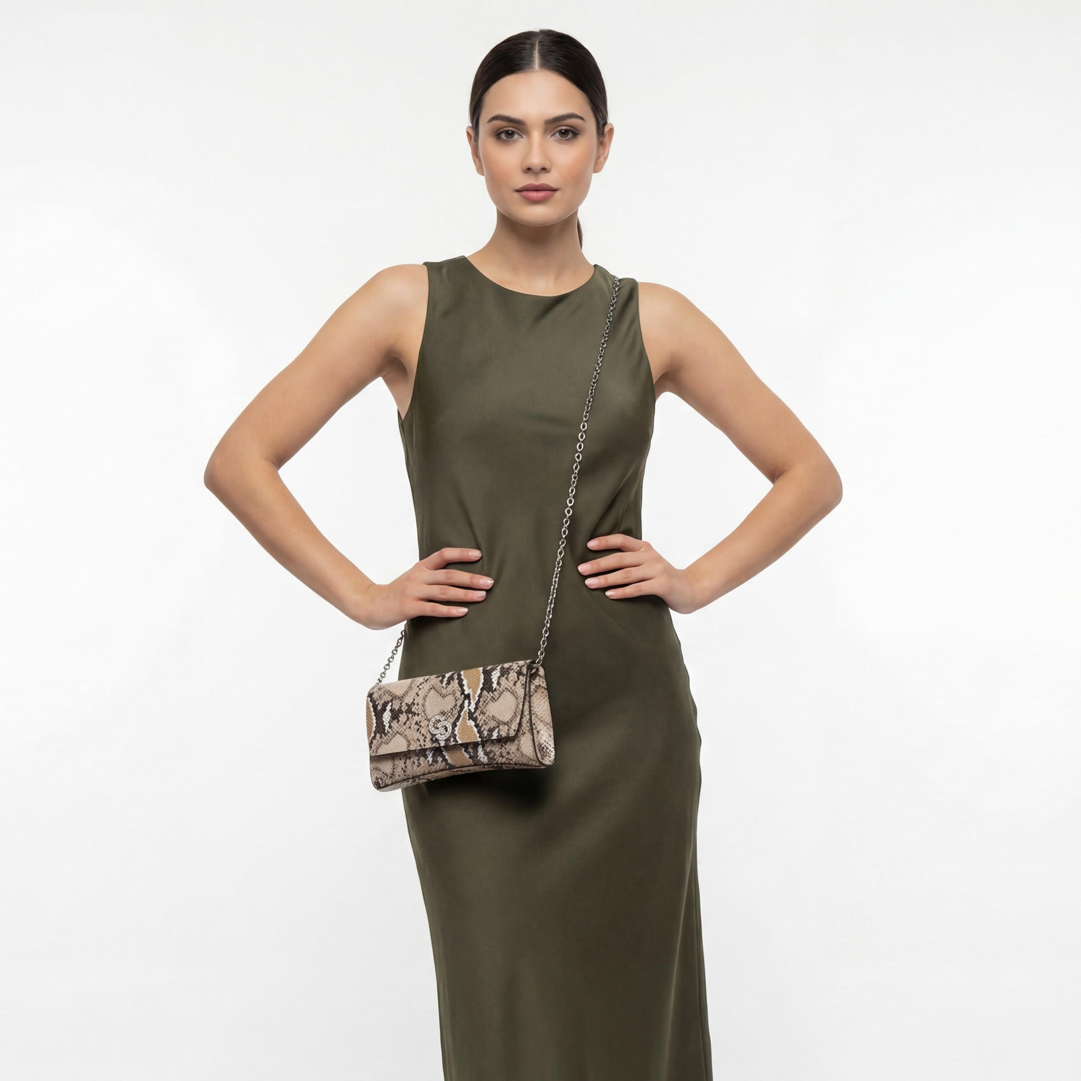 شنطة كلاتش بطبعات حيوانات وبحزام سلسلة من سيليست-women-bagsandwallets-handbags-image-2