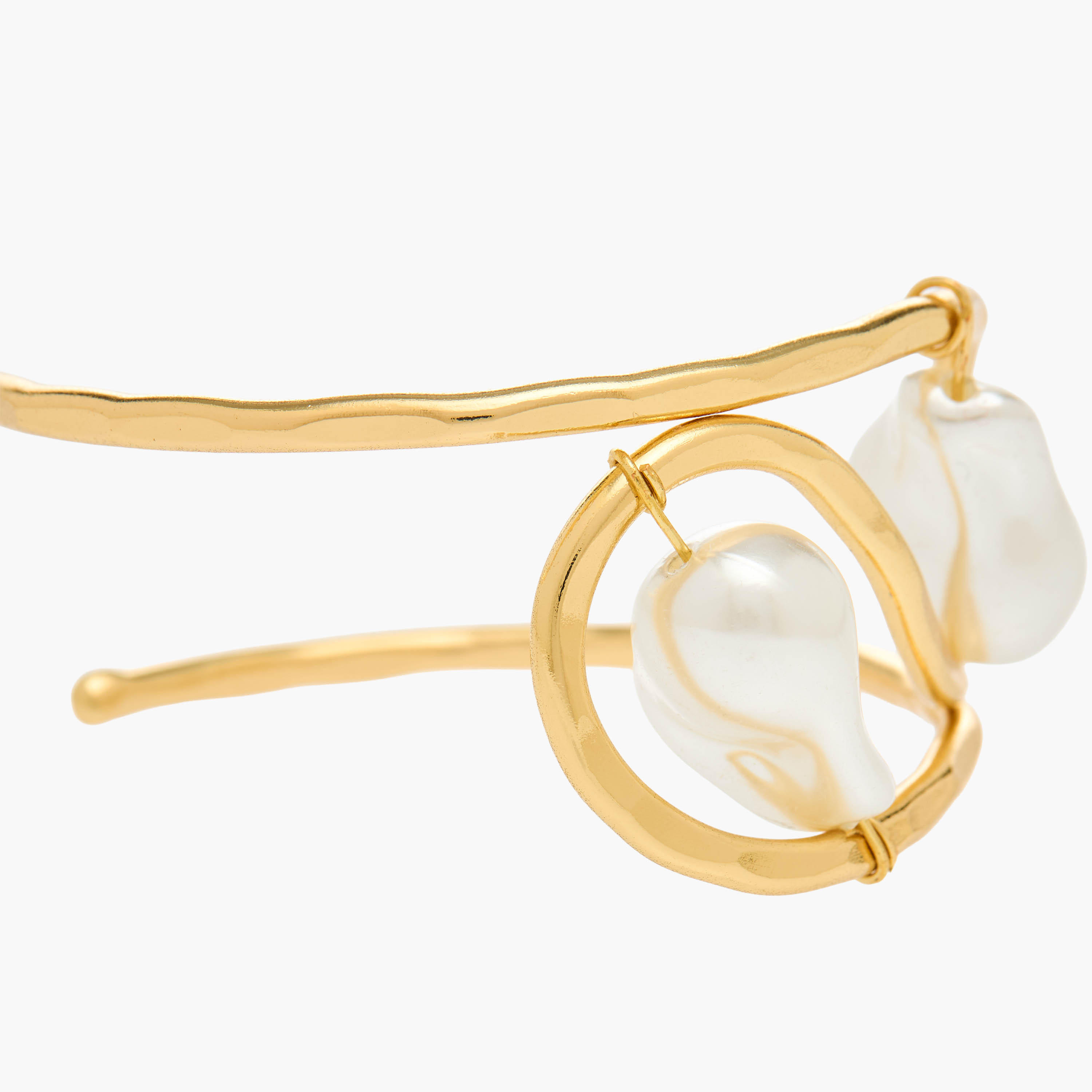 سوار مزيّن باللؤلؤ مطلي بالذهب-women-watchesandjewellery-jewellery-banglesandbracelets-image-4