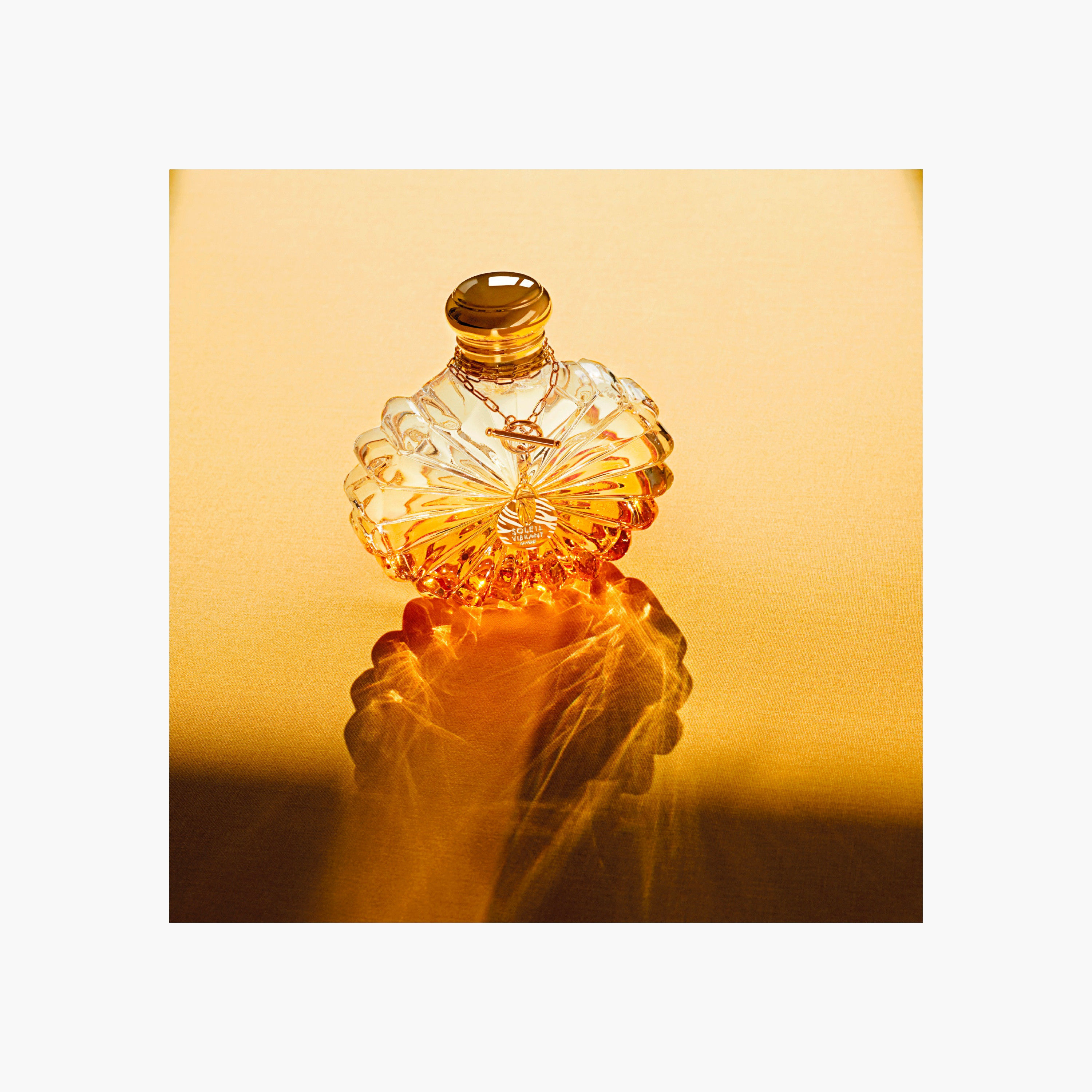 Sculpted Glass Eau de Parfum-beautyandpersonalcare-fragrance-women-image-2